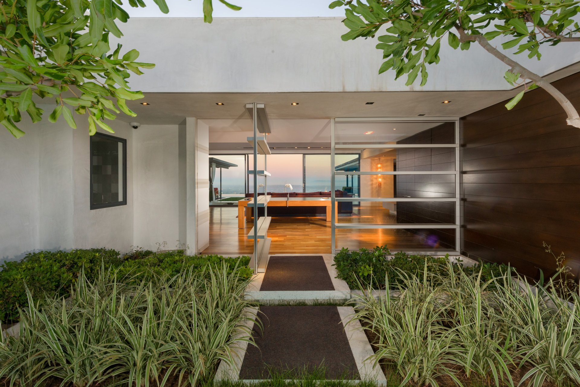 9010 Hopen Place, Sunset Strip