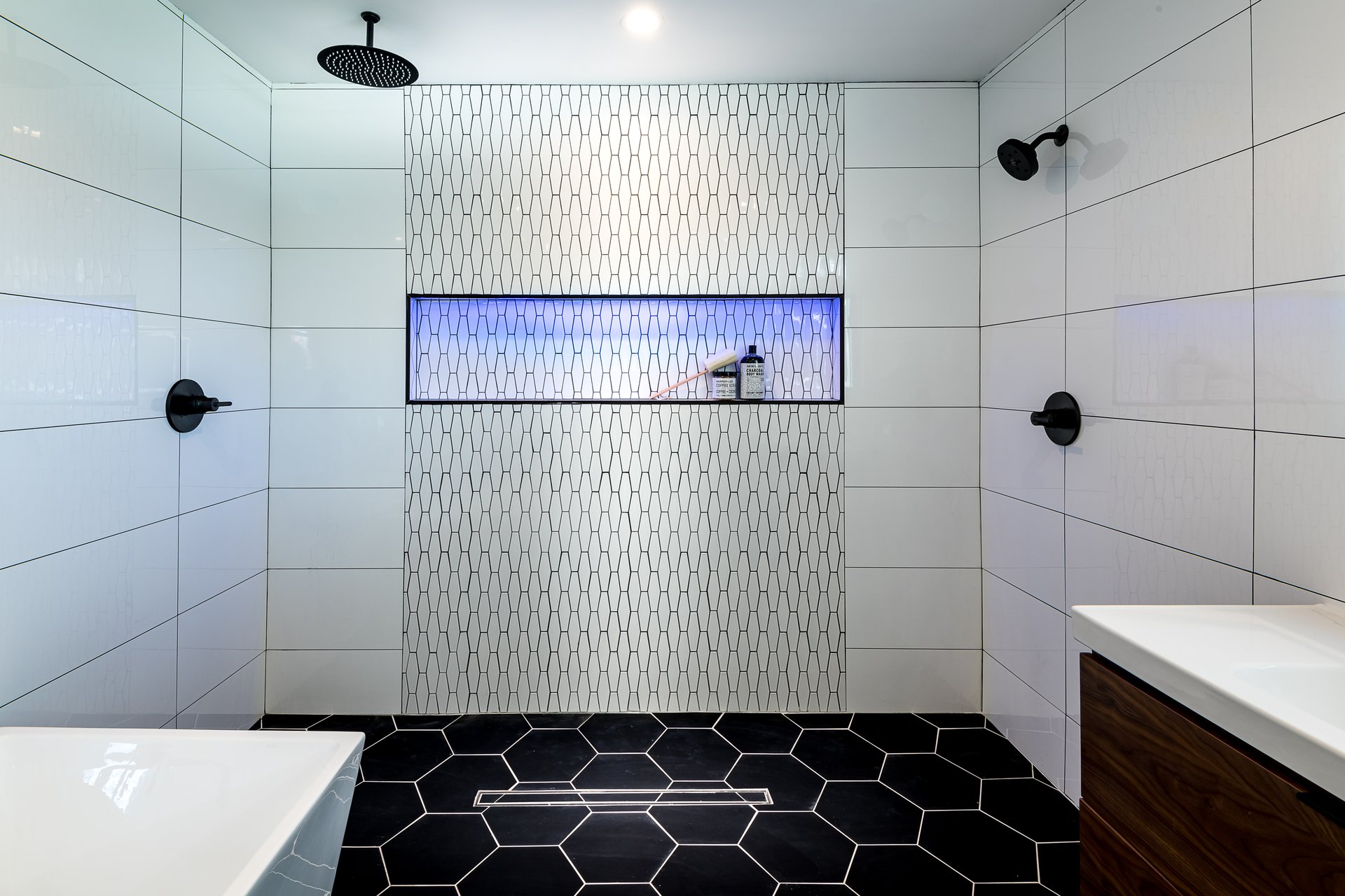 Mid-Century Smart Home in Woodland Hills