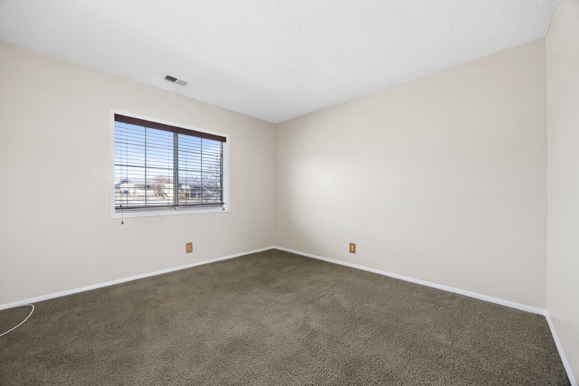 Charming Cul-de-Sac Home in East Golden Hills – 21941 Fig Court