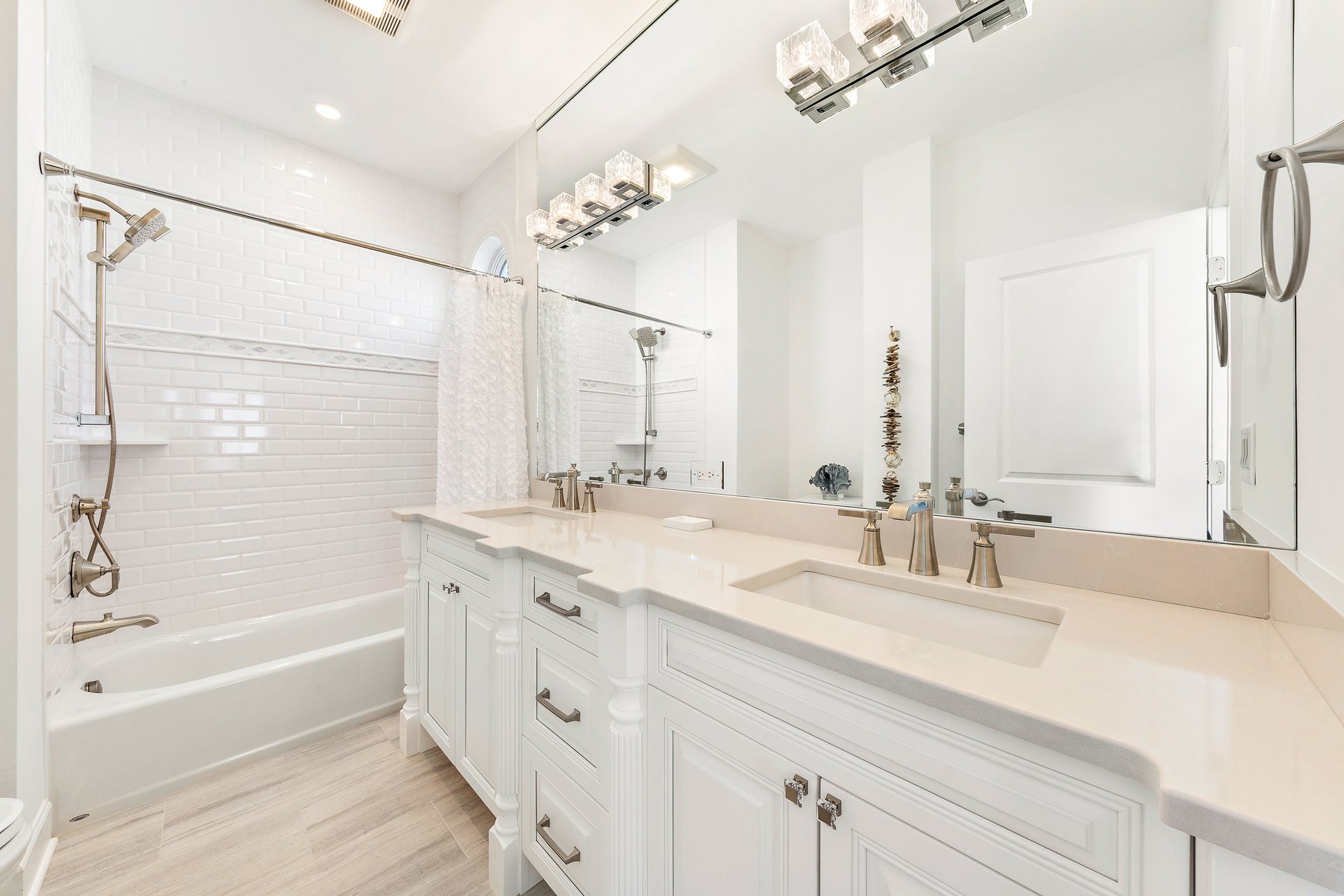 4901 S Long Beach Blvd - Pet Friendly