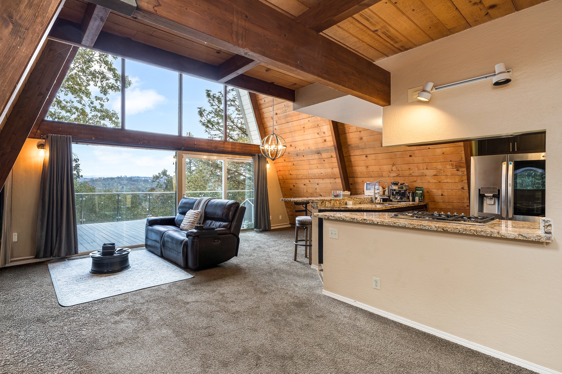 4611 Hillwood Dr