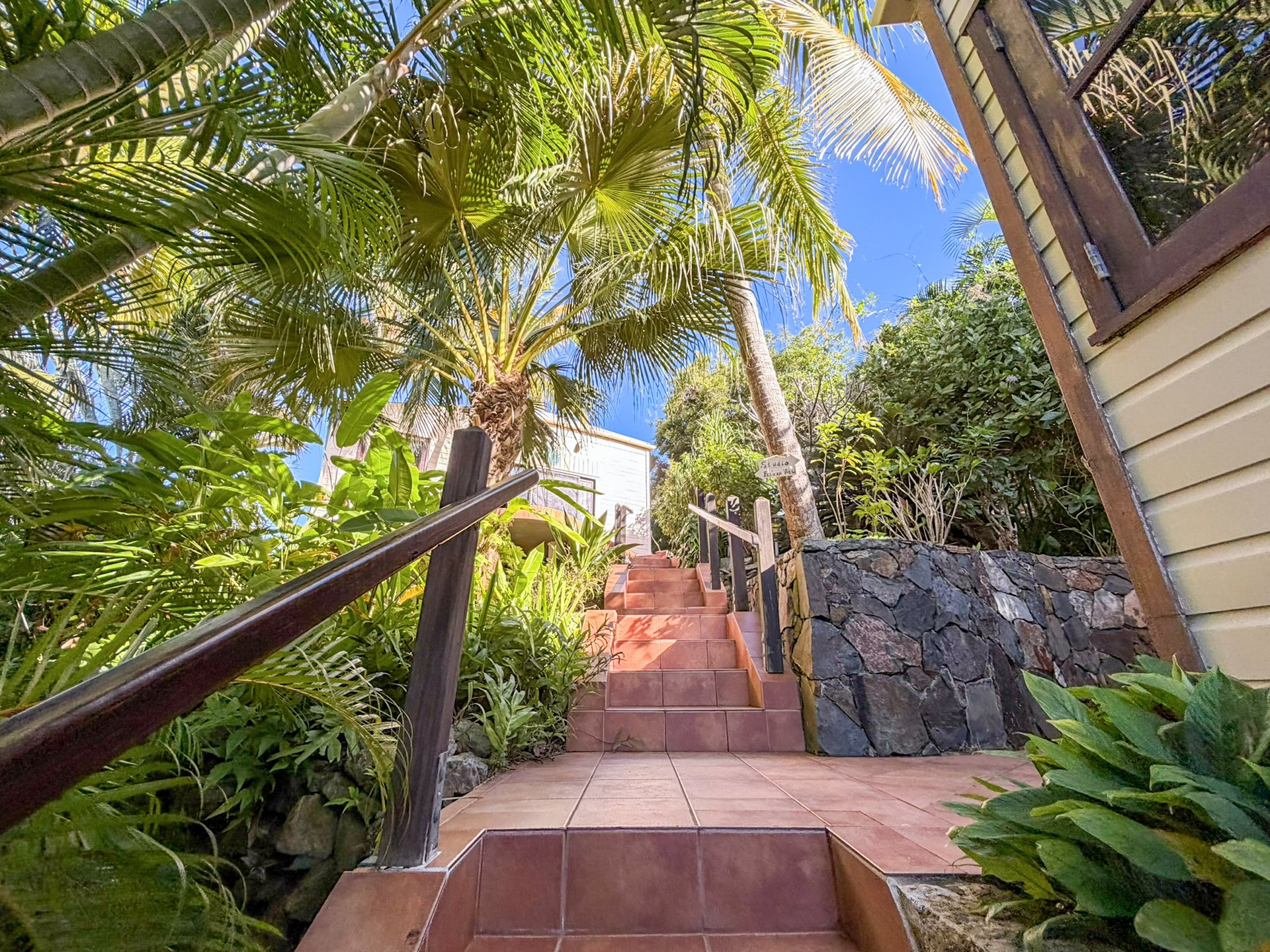 1105 Villa Botanica