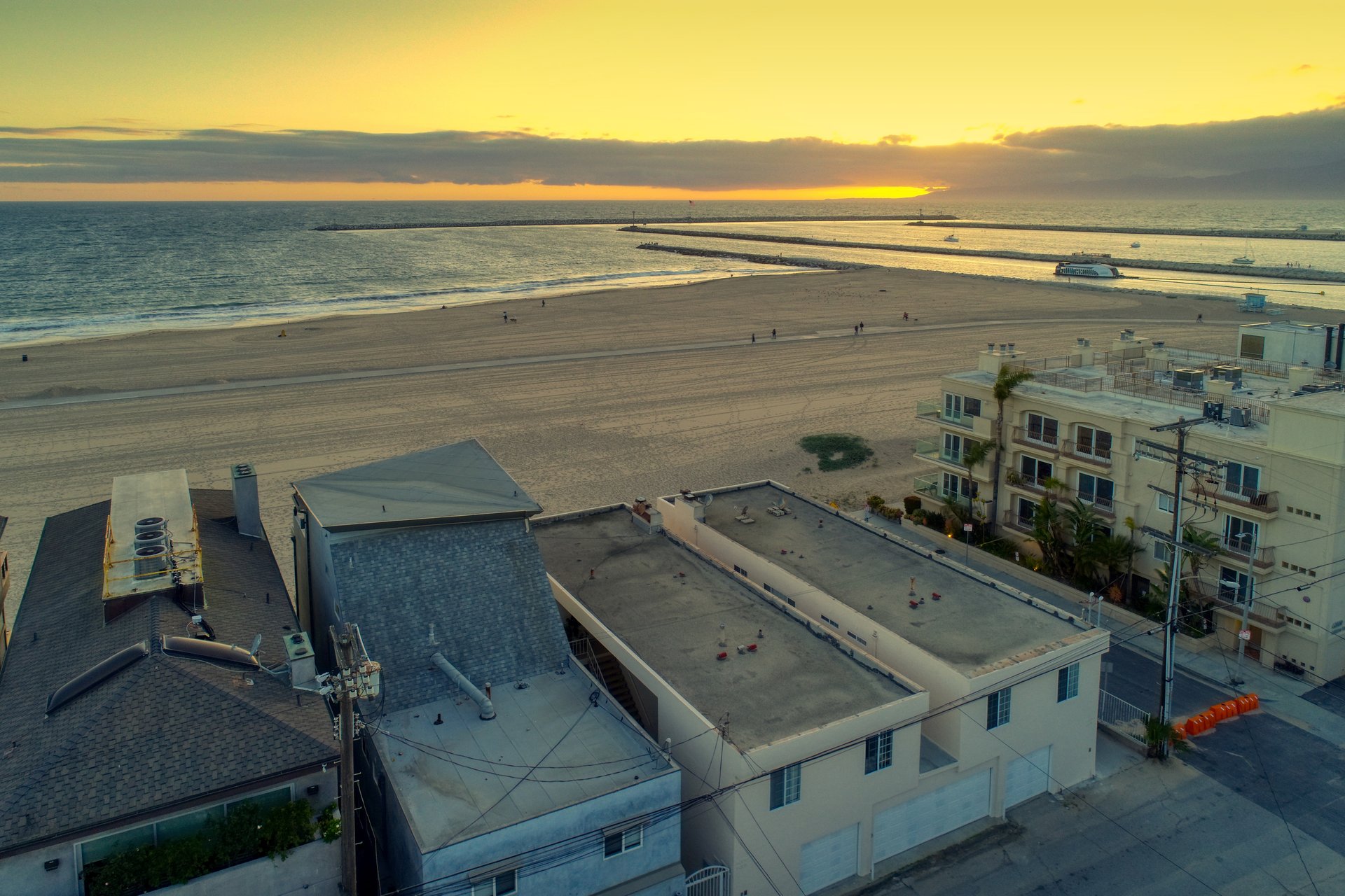 6401-6405 Ocean Front Walk