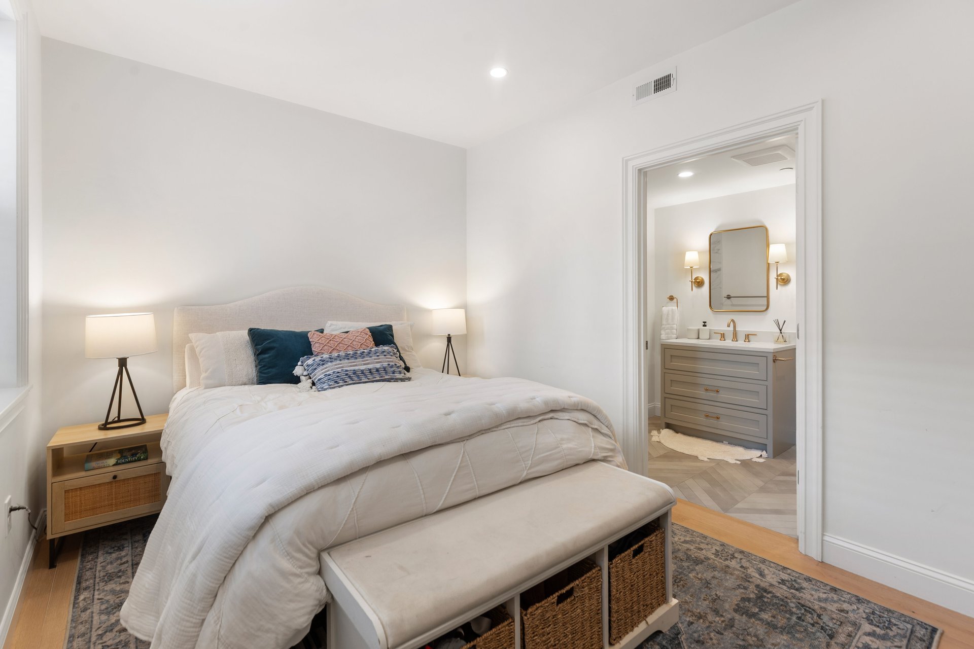 64 Baxter St #1