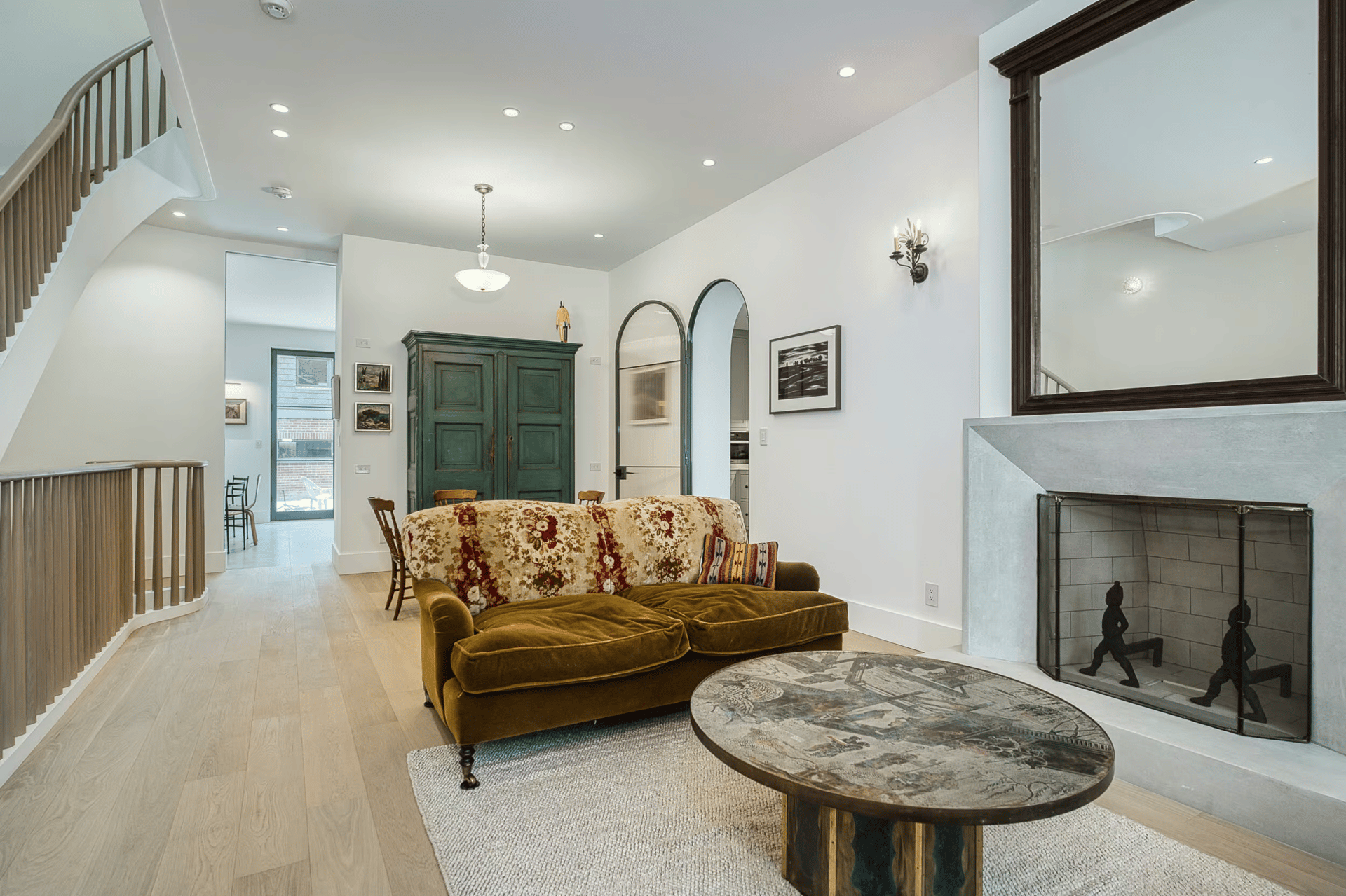 34 Beaconsfield Ave