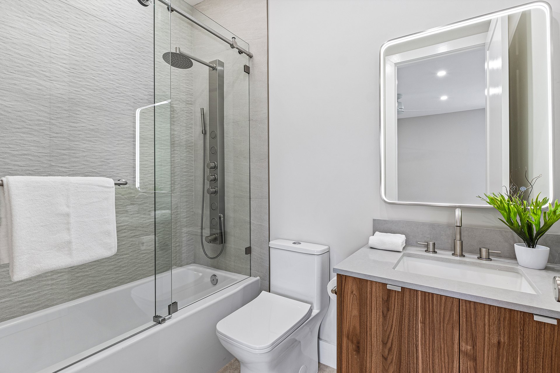 5323 Ascot Bend