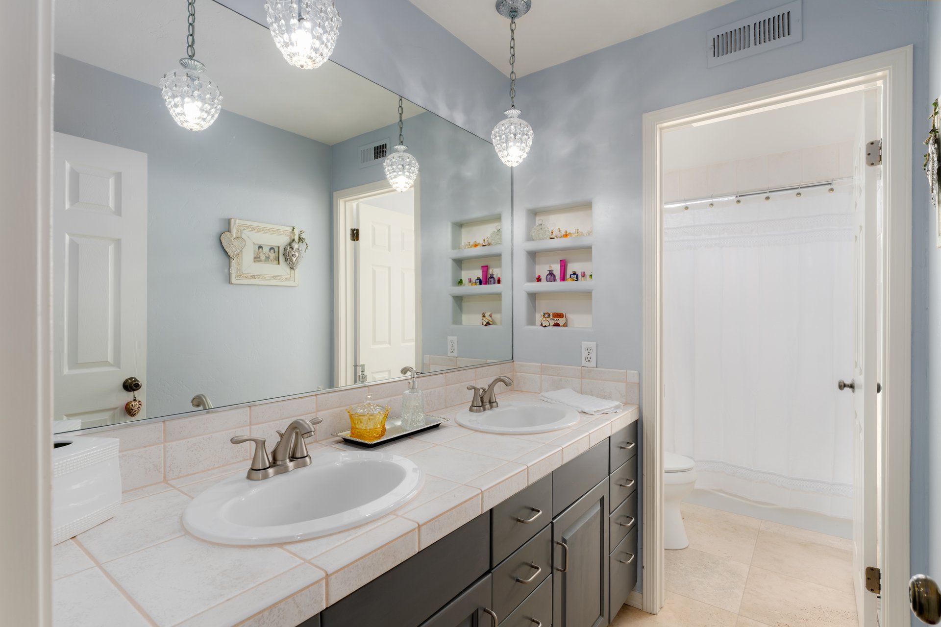 905 Olive Crest Dr.