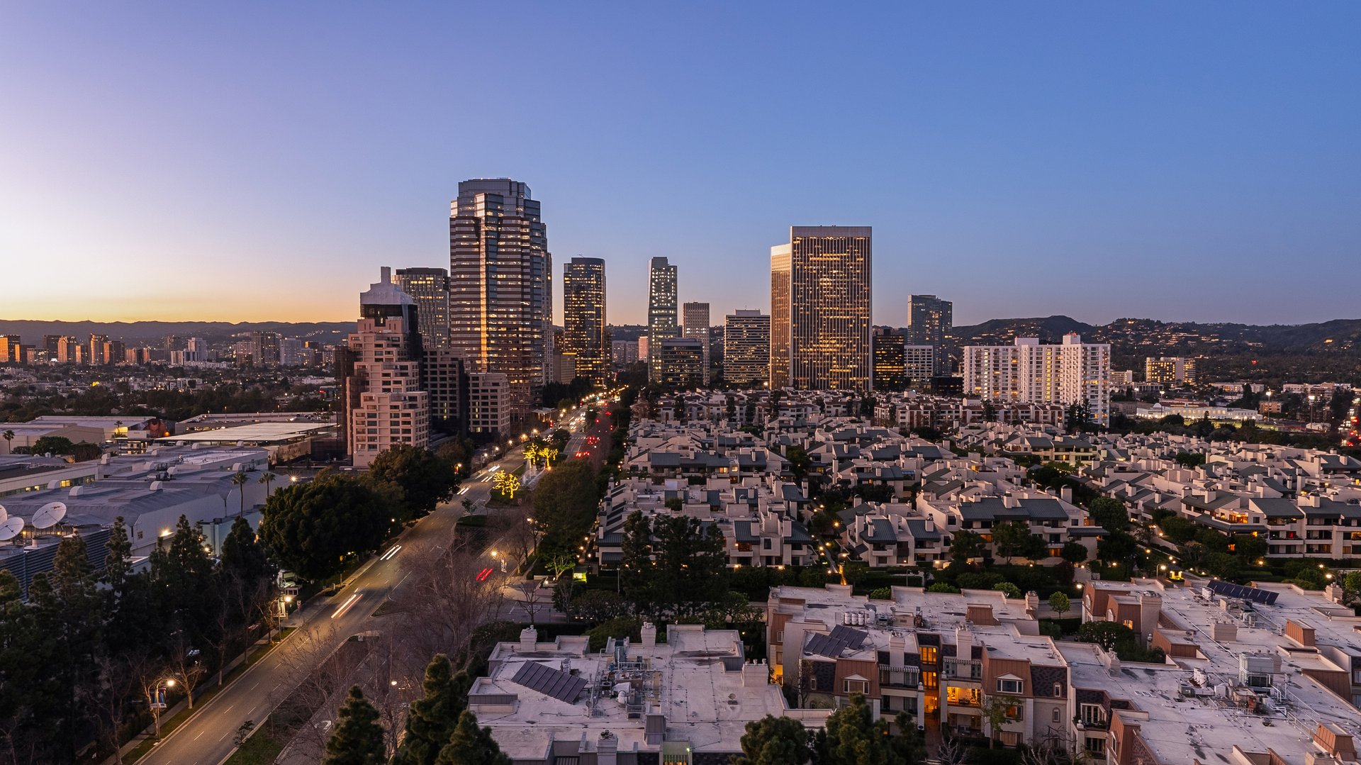 2220 Avenue Of The Stars Unit: 1802W