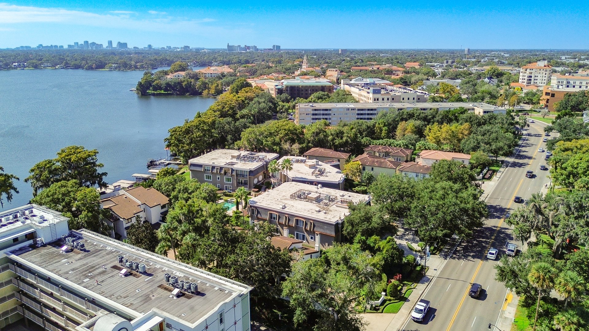 Spacious Winter Park Lakefront Condo in Perle du Lac