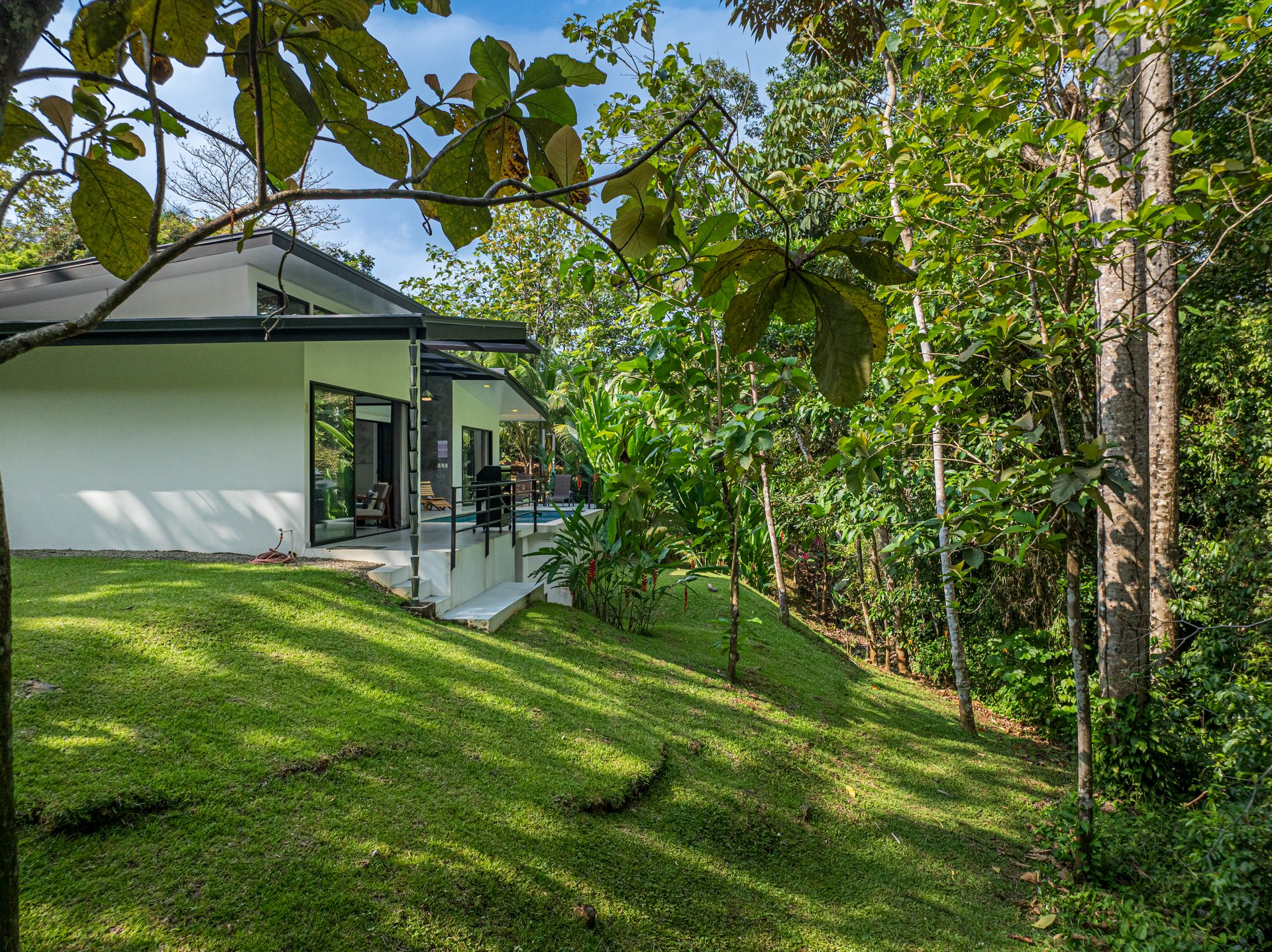 Casa Ballena Pearl with Extra building site!