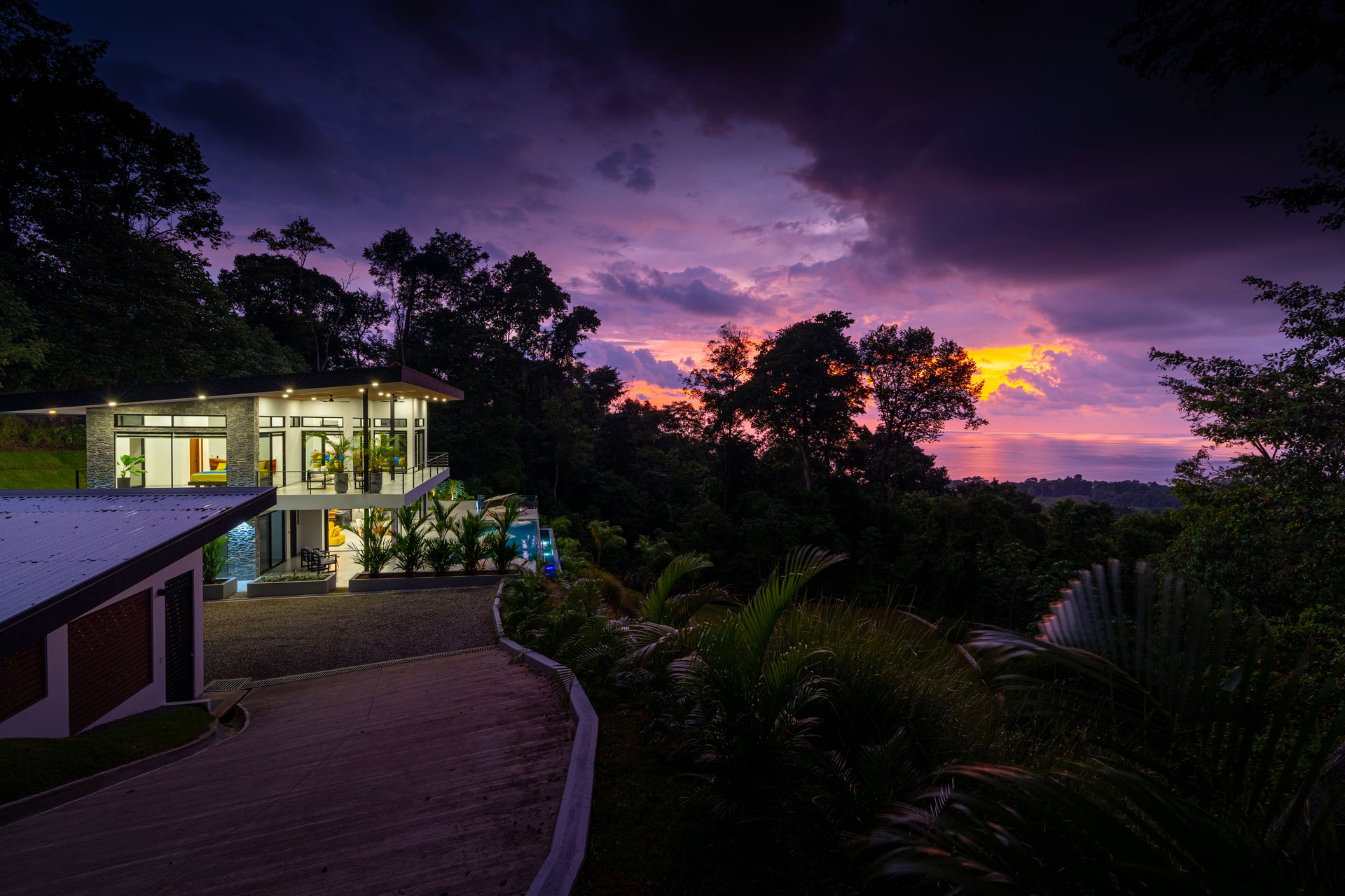 Luxury 4-Bed Home with Ocean & Jungle Views in Ojochal