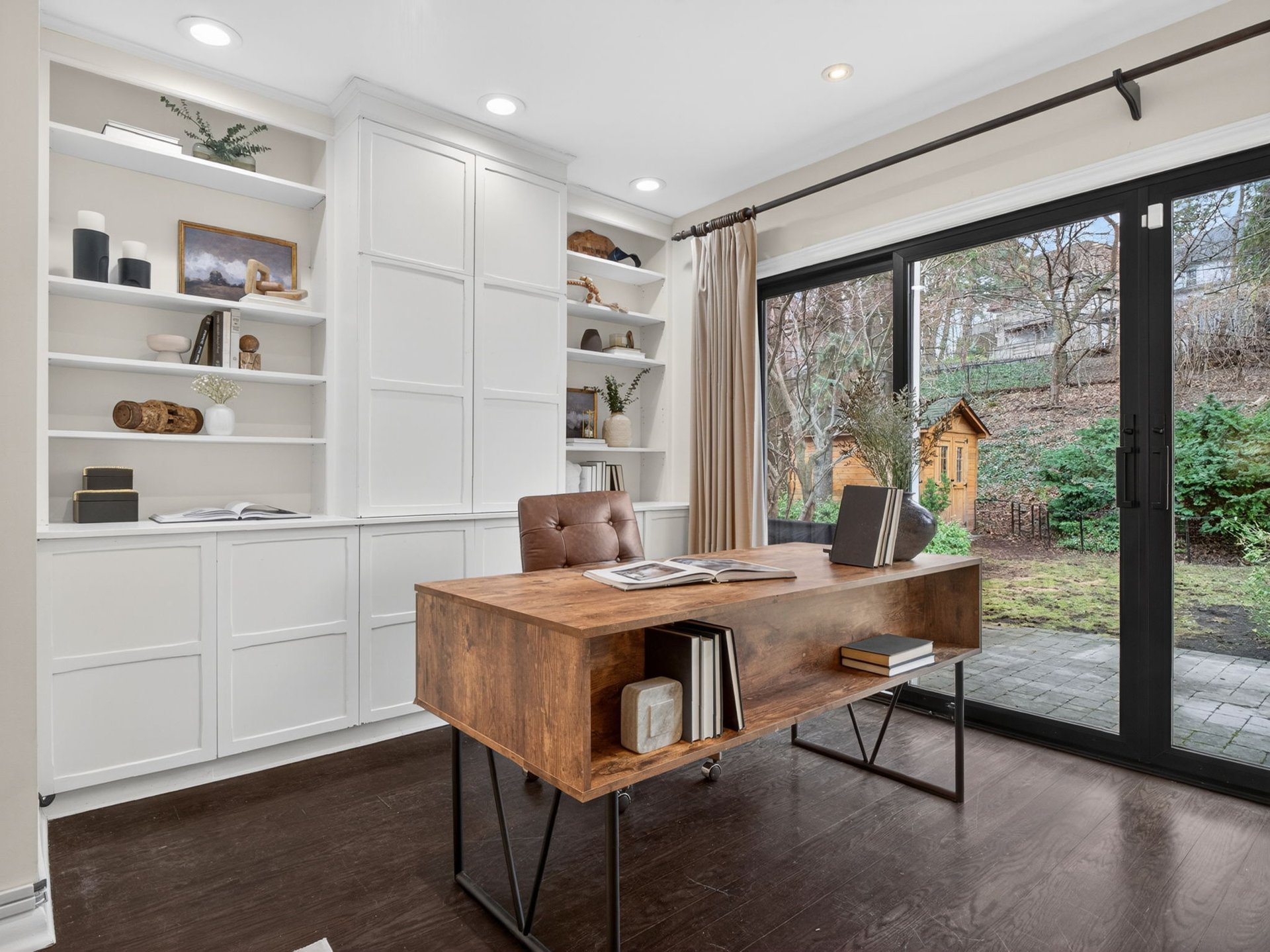  SOLD: Prestigious Forest Hill 