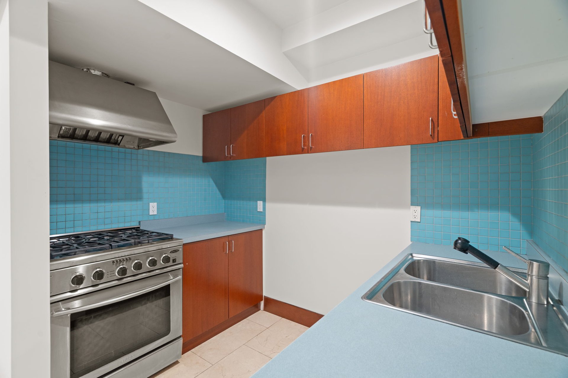 SOLD: Sophisticated & Architecturally Bold