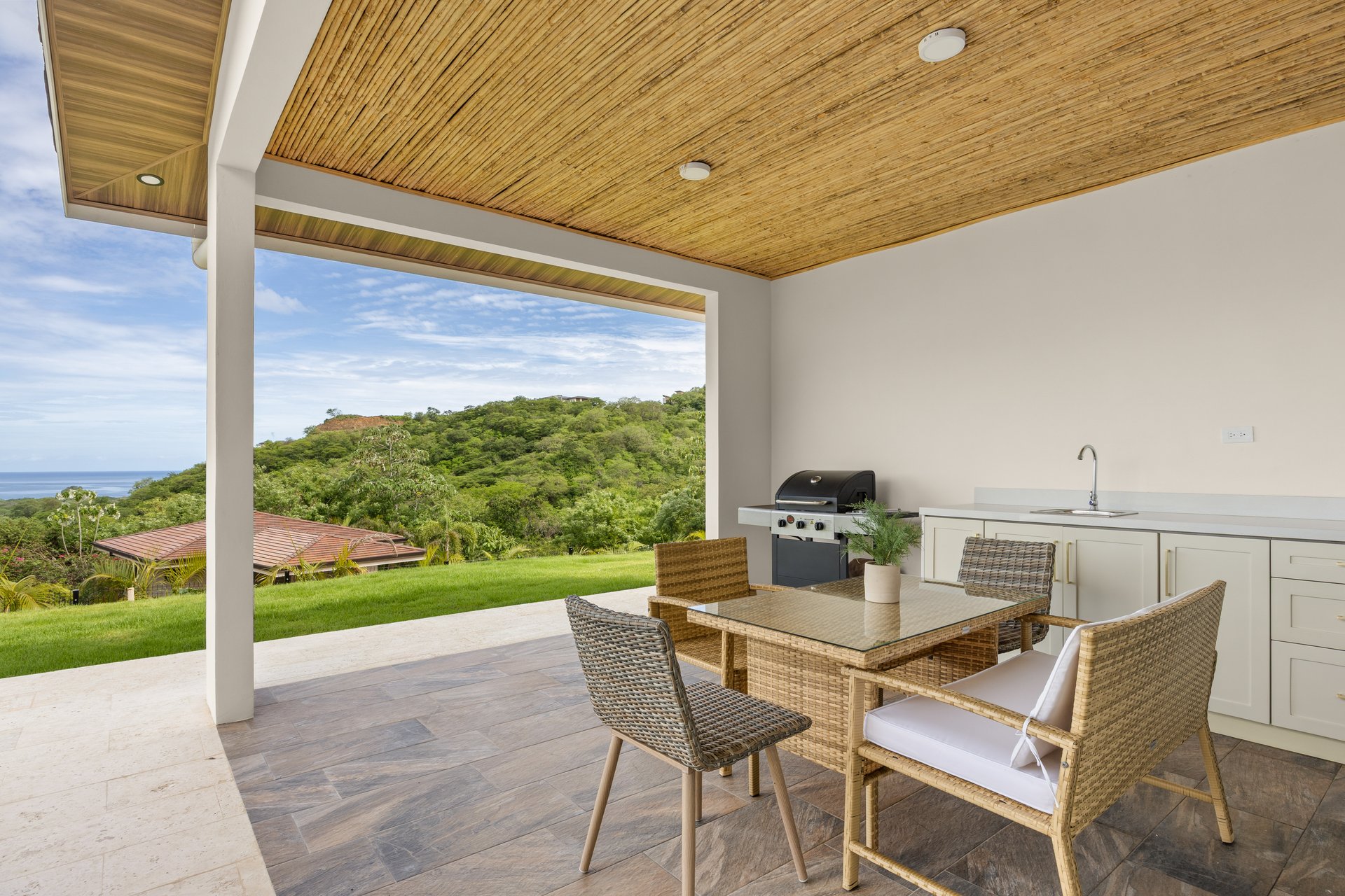 Dos Ríos 29 | Brand-New Ocean & Mountain View Home