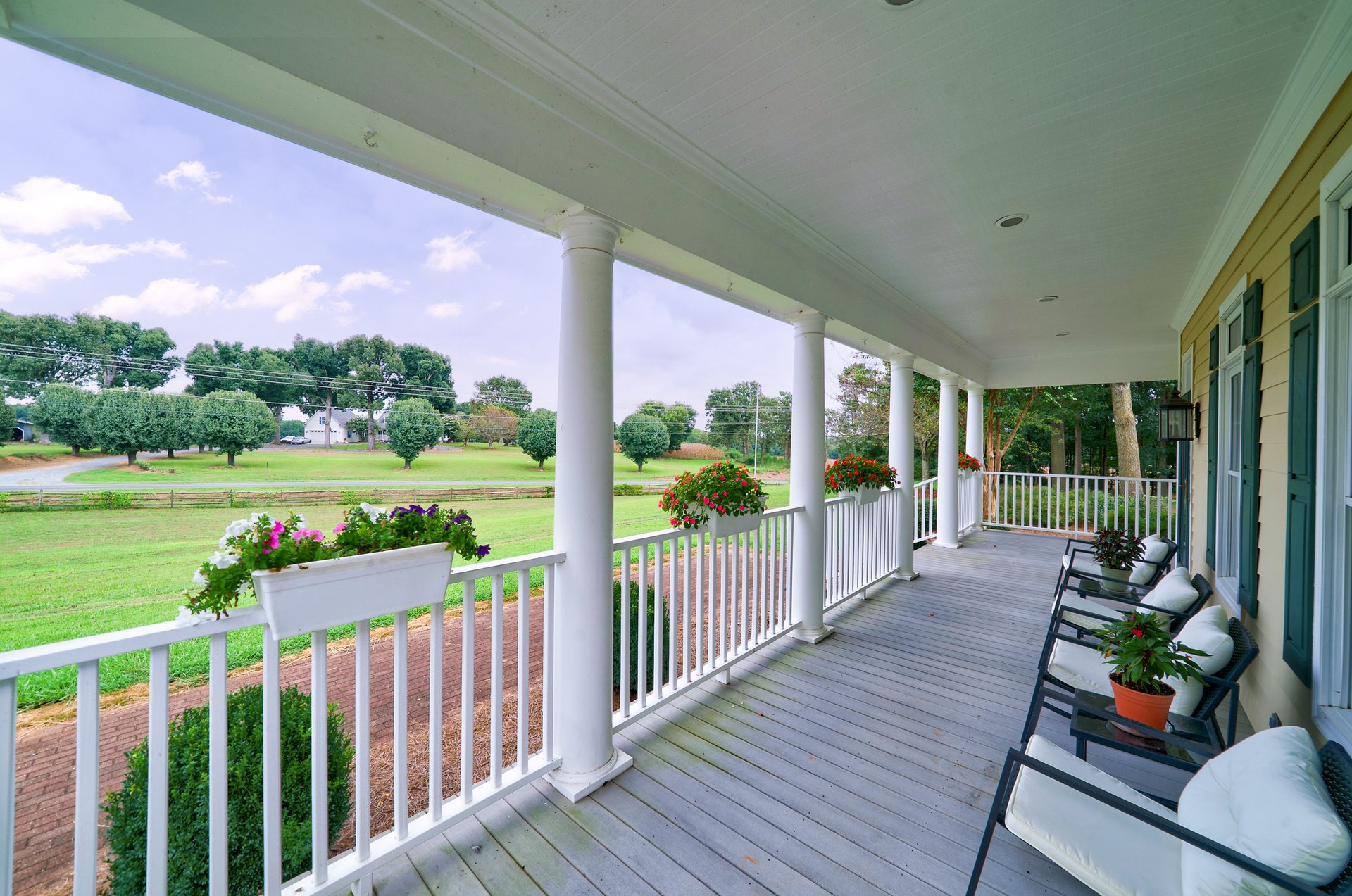 29-Acre Equestrian Estate with 14-Stall Barn