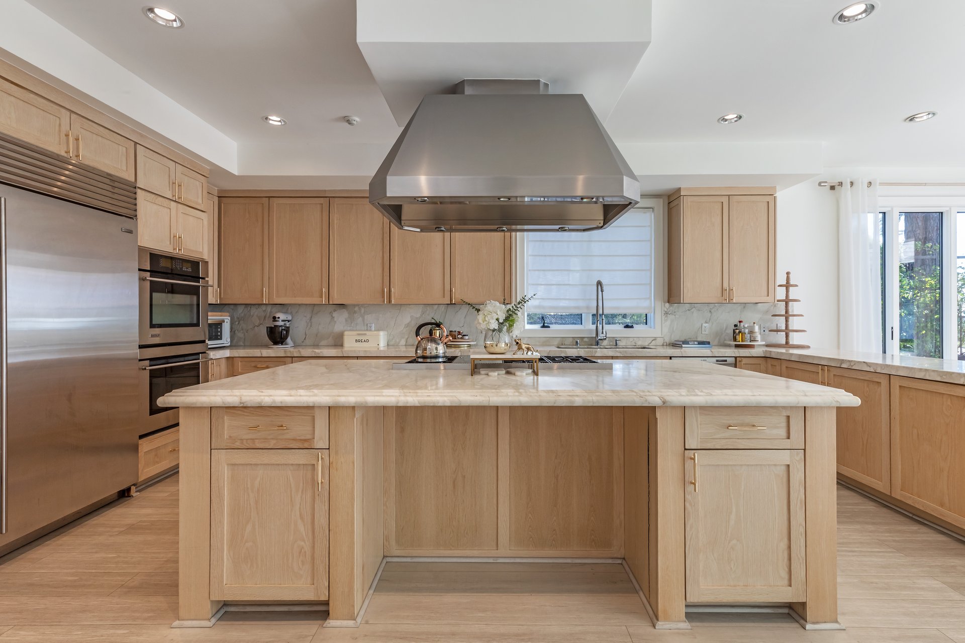 12000 Crest Ct, Beverly Hills