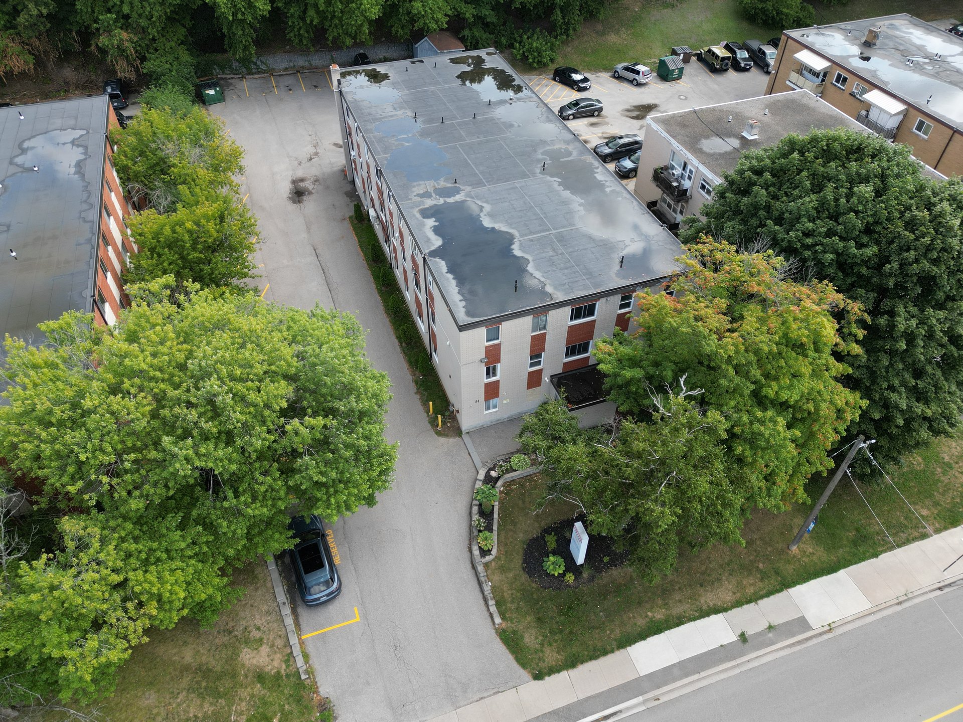 31 Huron Heights Dr