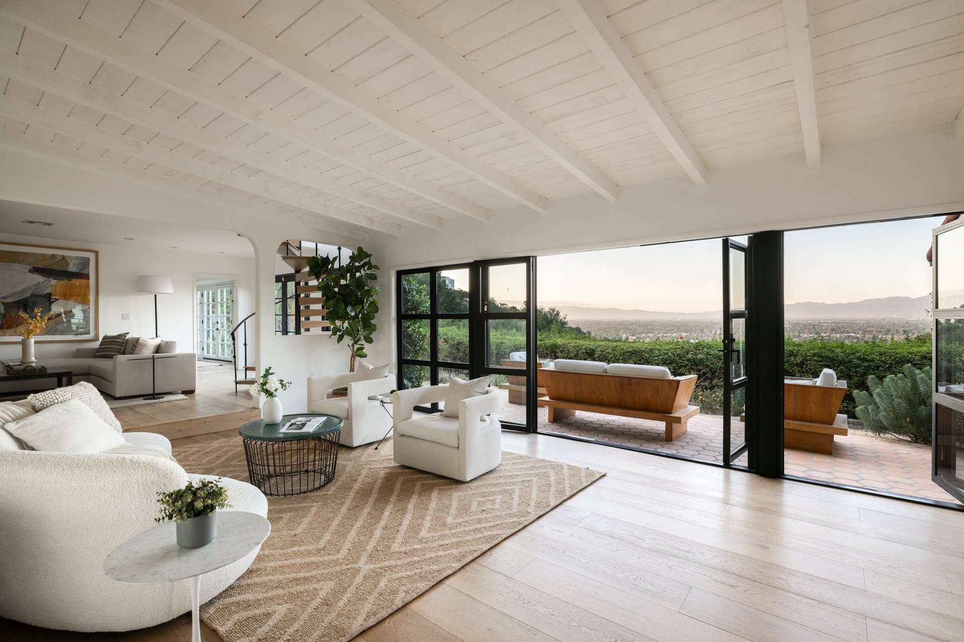 3646 Sunswept Dr, Studio City