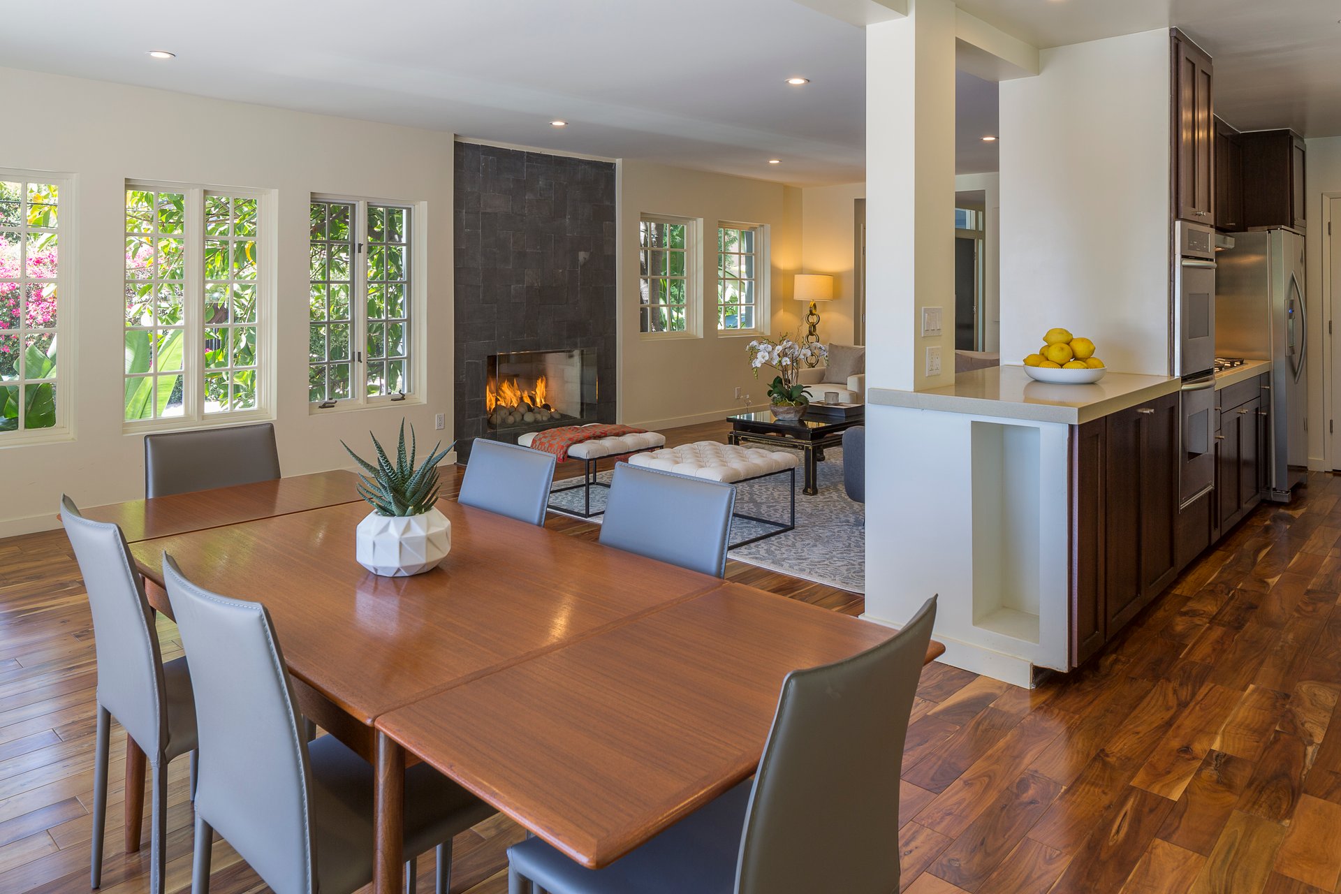 1588 N Doheny Dr