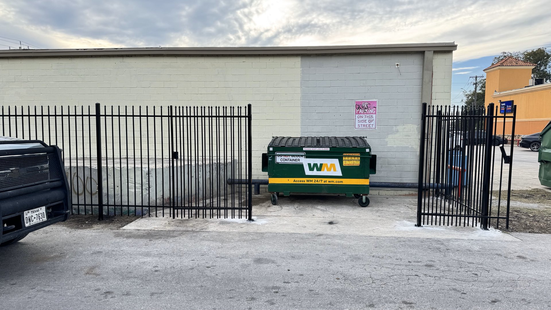 1202 N Flores | For Lease