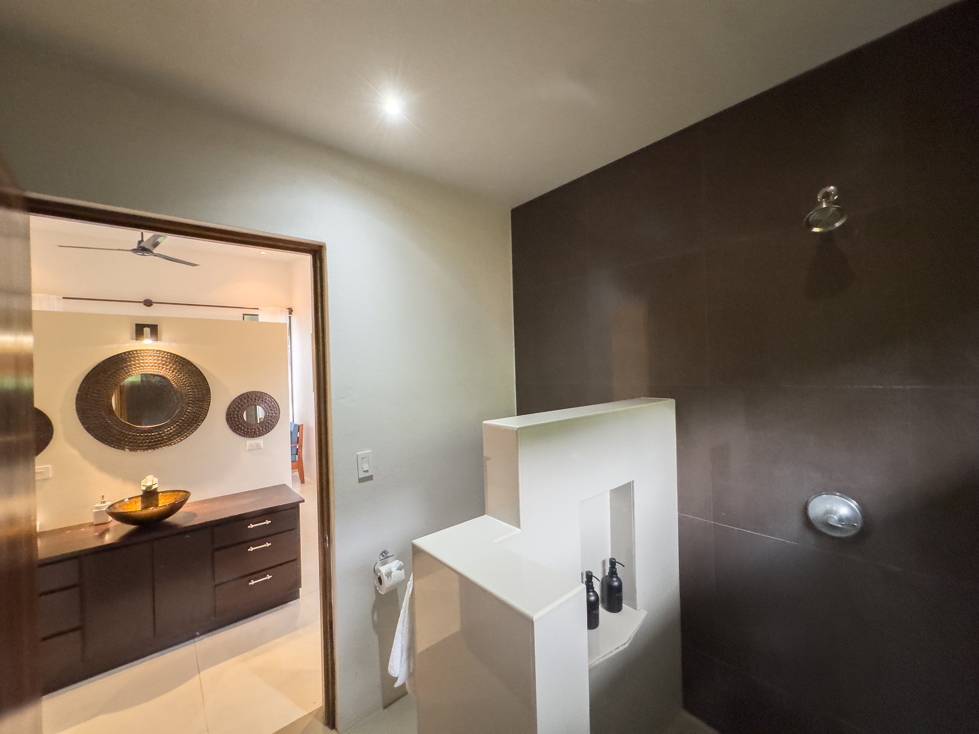 Stylish 4 bedroom home in the popular Dominicalito community, 7 minutes to the beach
