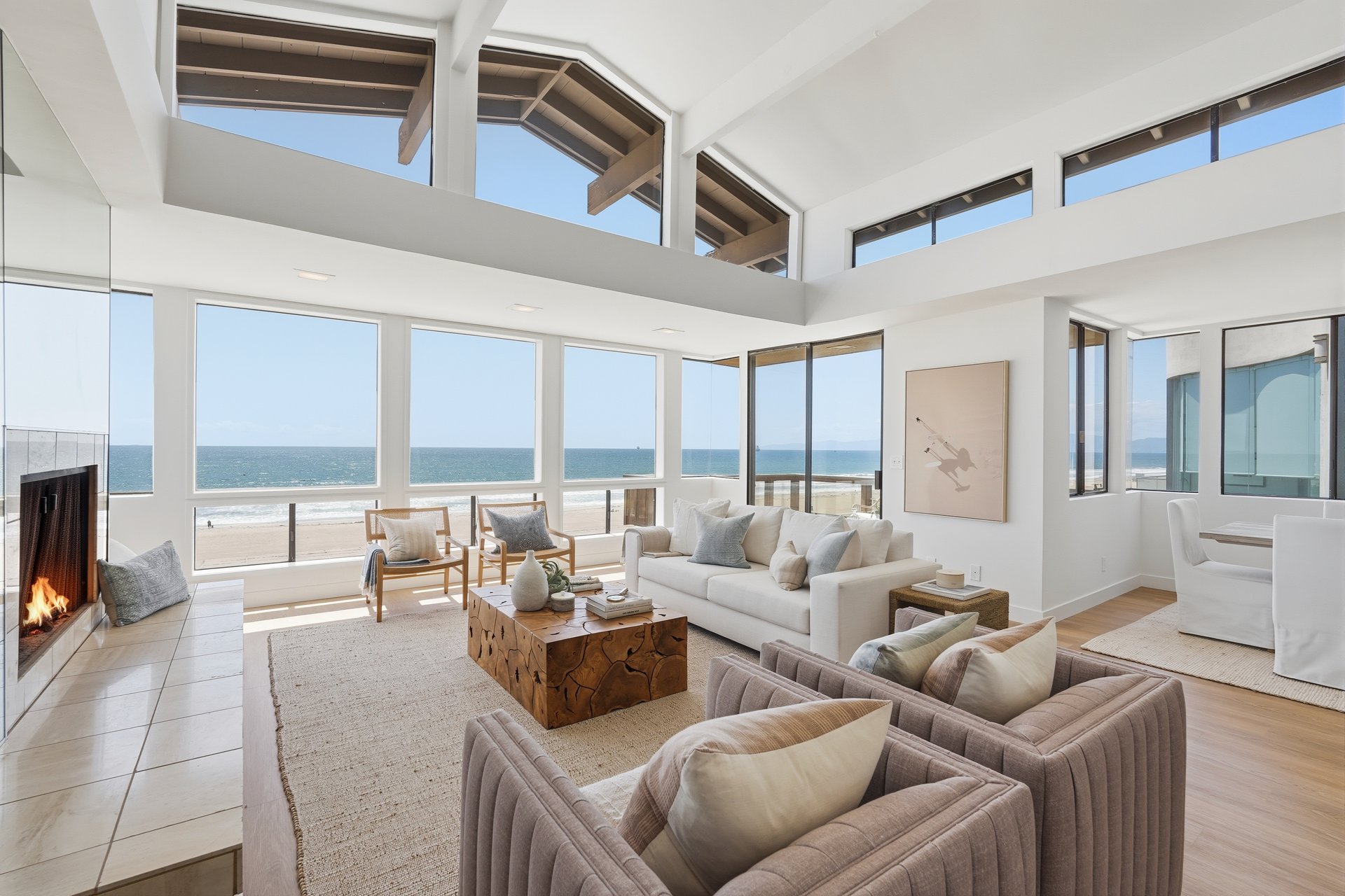 2516 The Strand