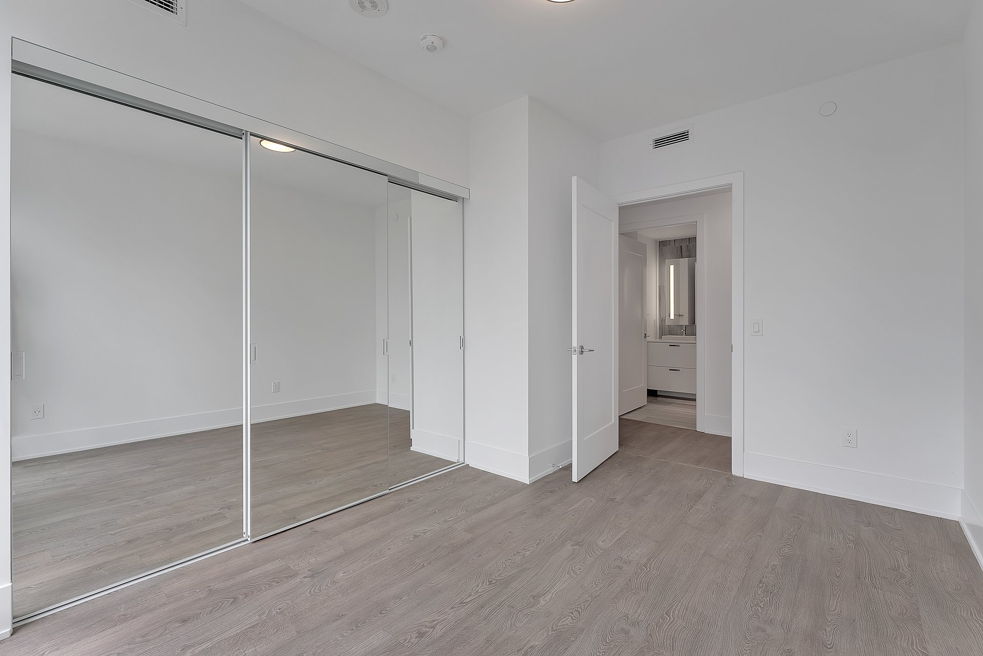 470 Front St W Unit: 1412