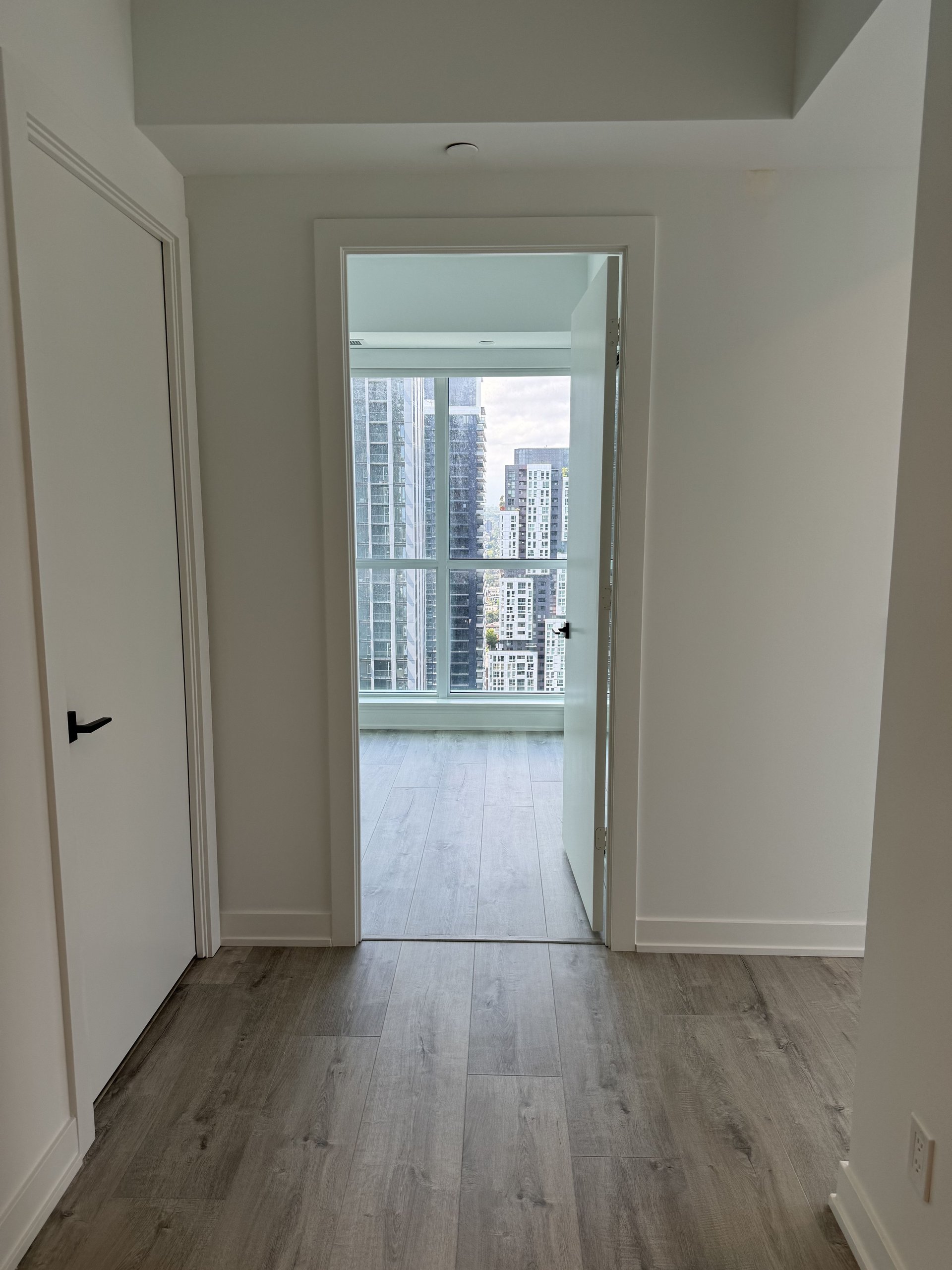 327 King Street W Unit: 3707