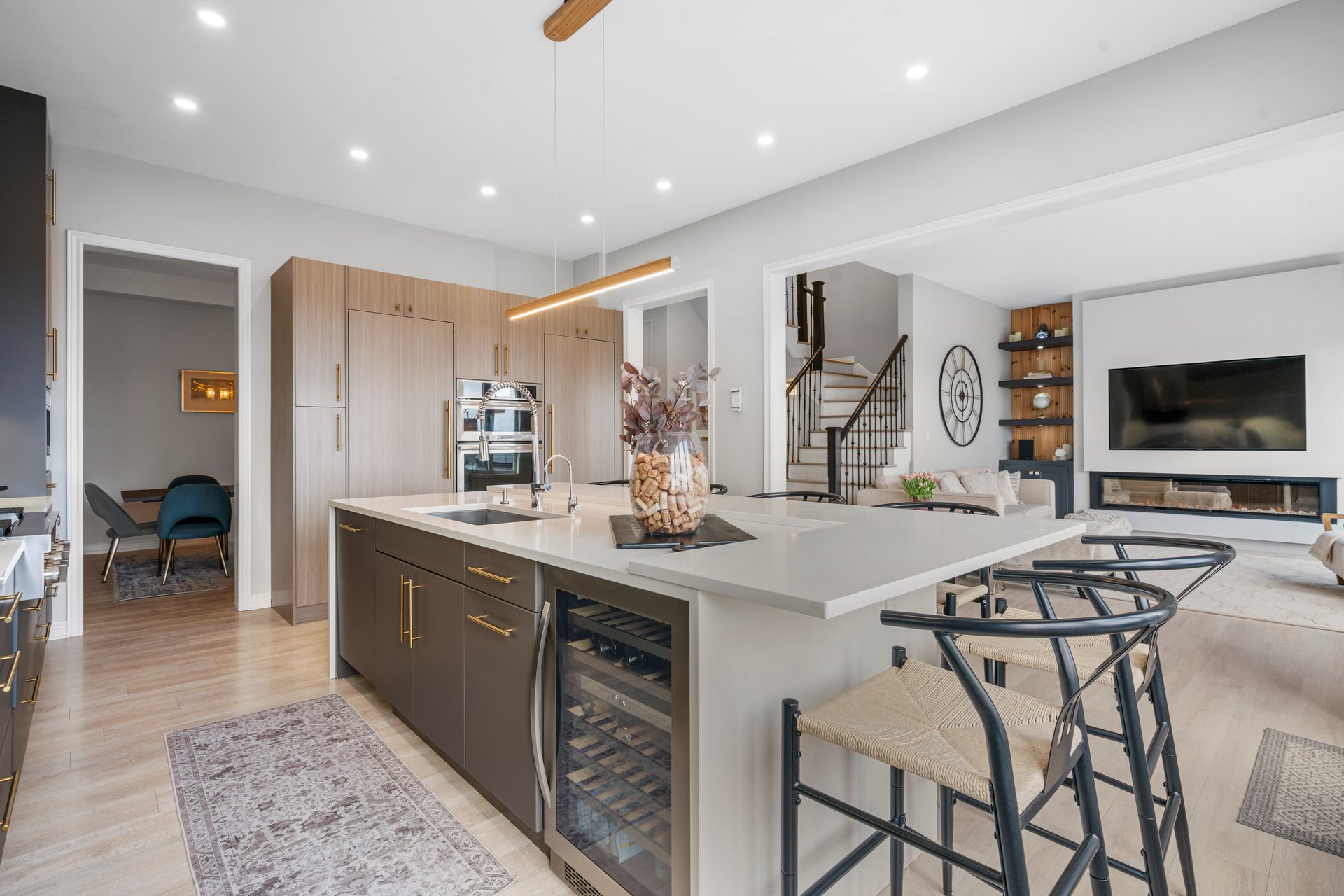 79 Turner Drive E