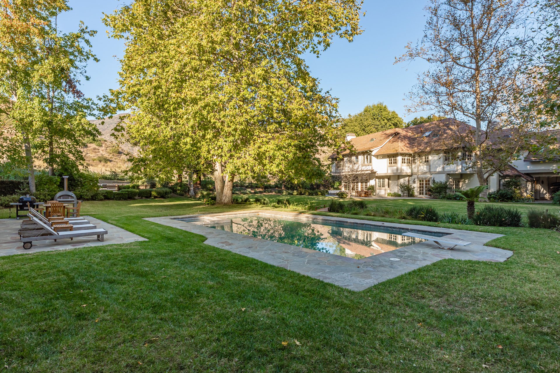 5721 Bonsall Dr