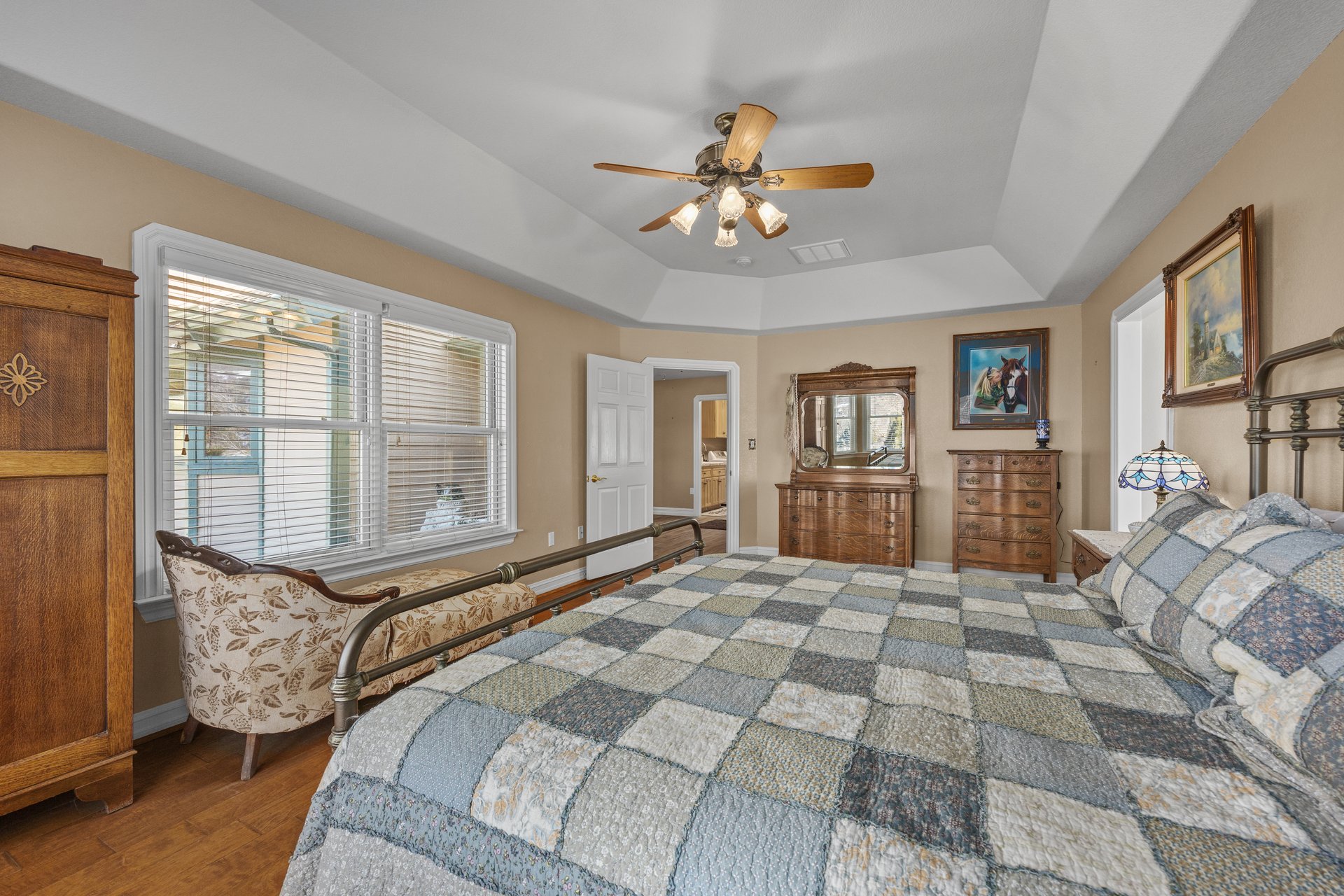 Equestrian Estate in Bear Valley Springs: 25820 Skyline Drive
