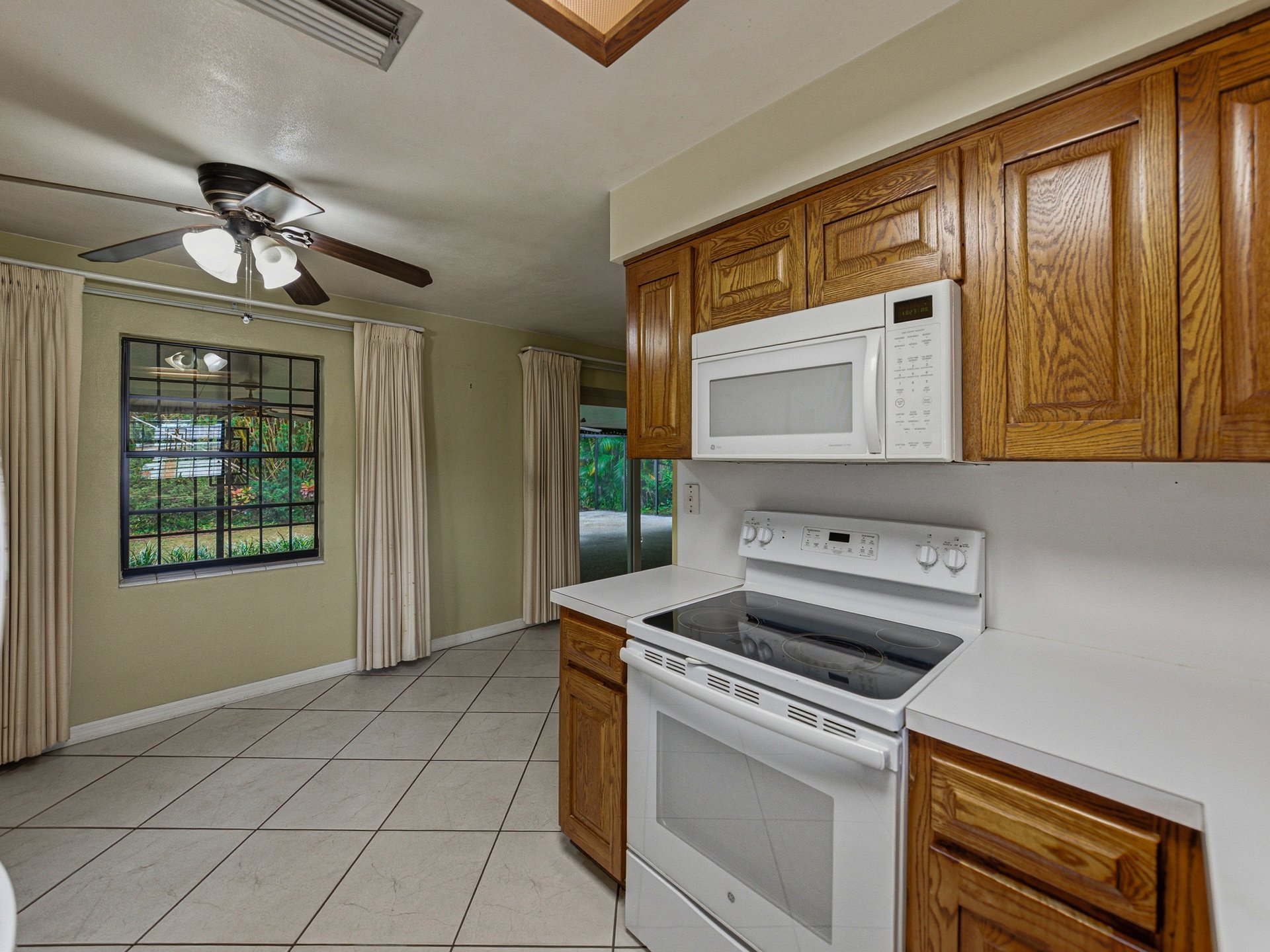 2702 AUBURN AVE W