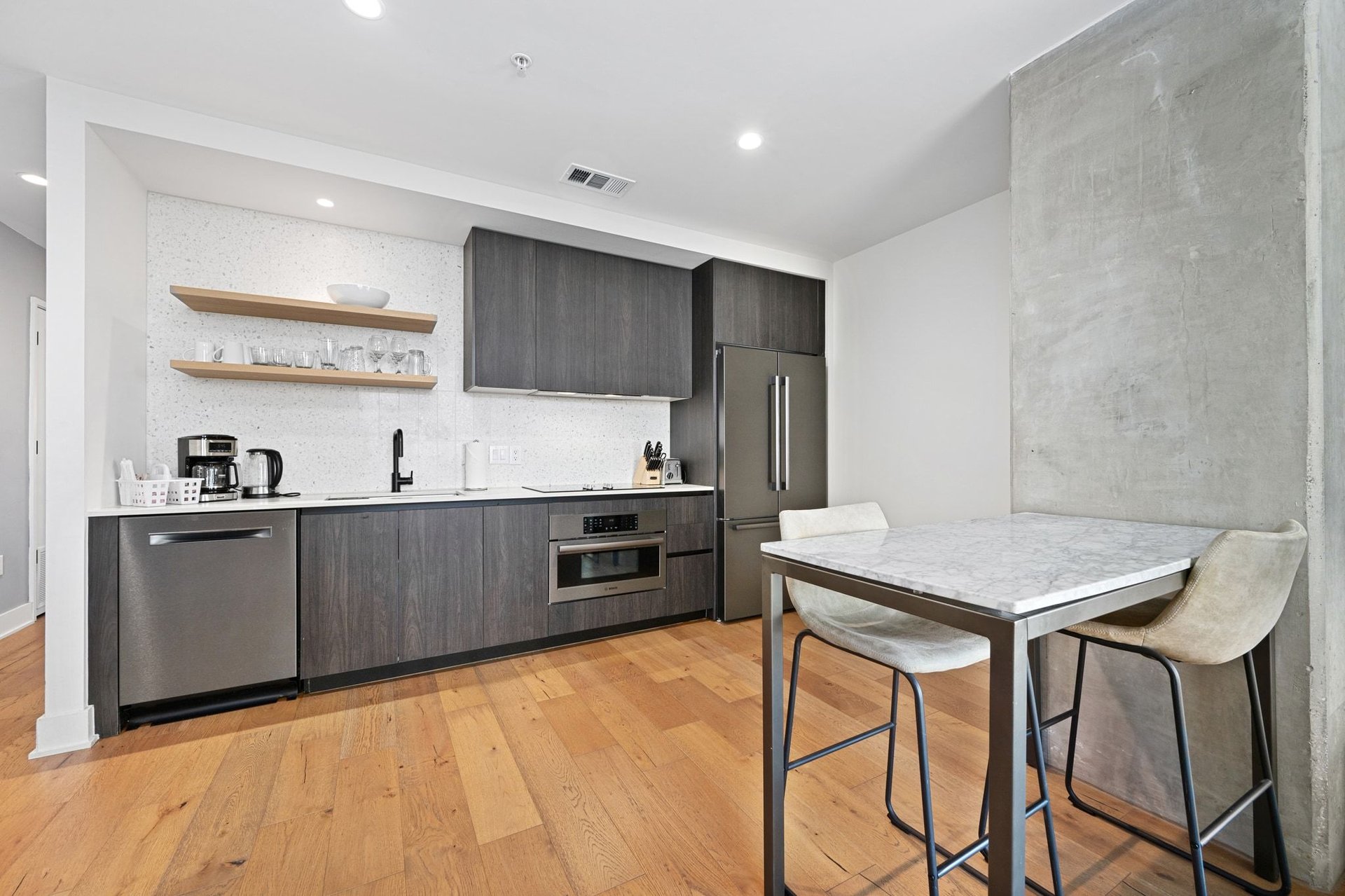 48 East Avenue #2204