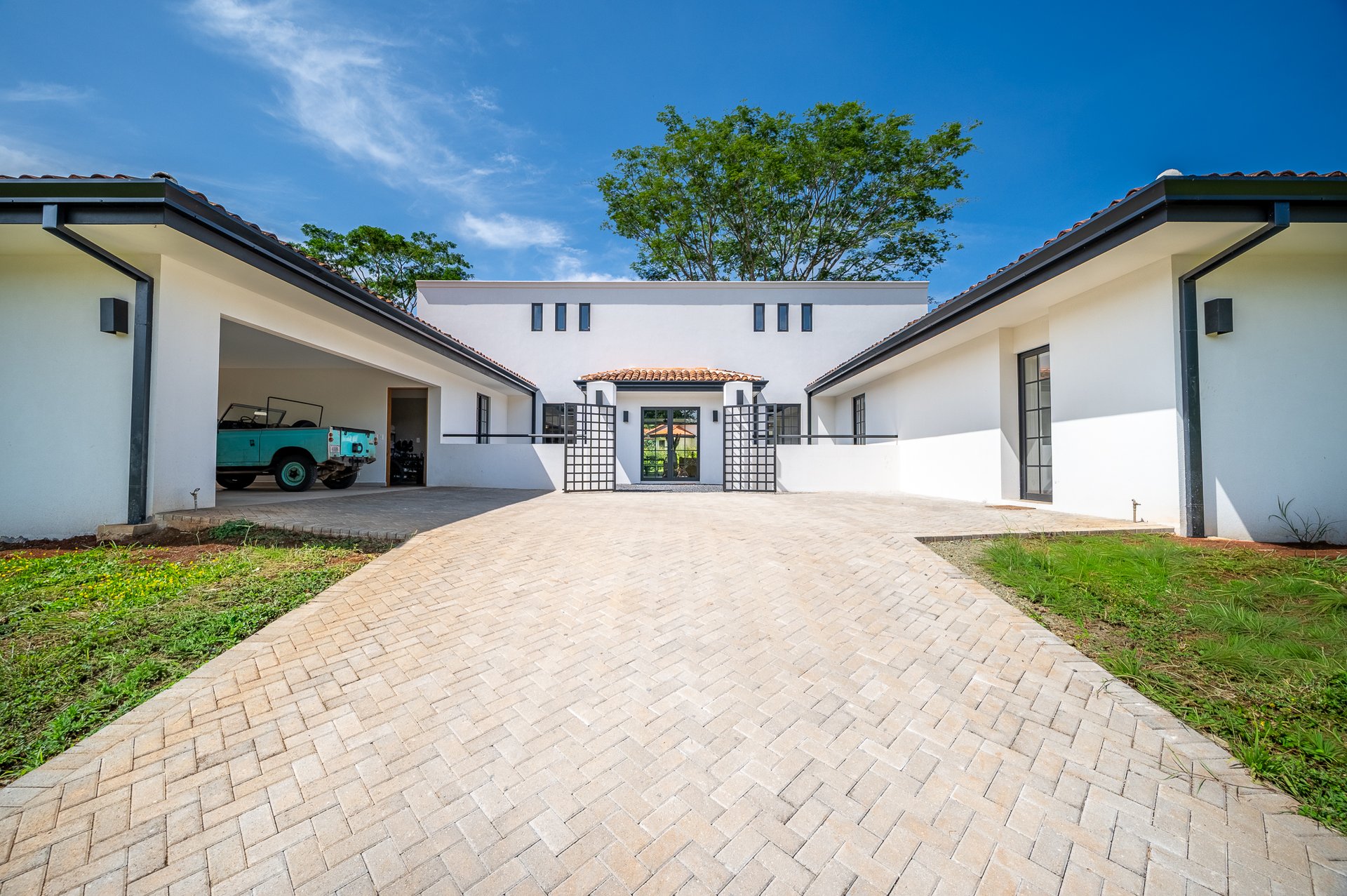 Casa Canto del Agua | Luxury 7-Bedroom Villa with Two Guest Apartments in Hacienda Pinilla’s Reserva de Golf