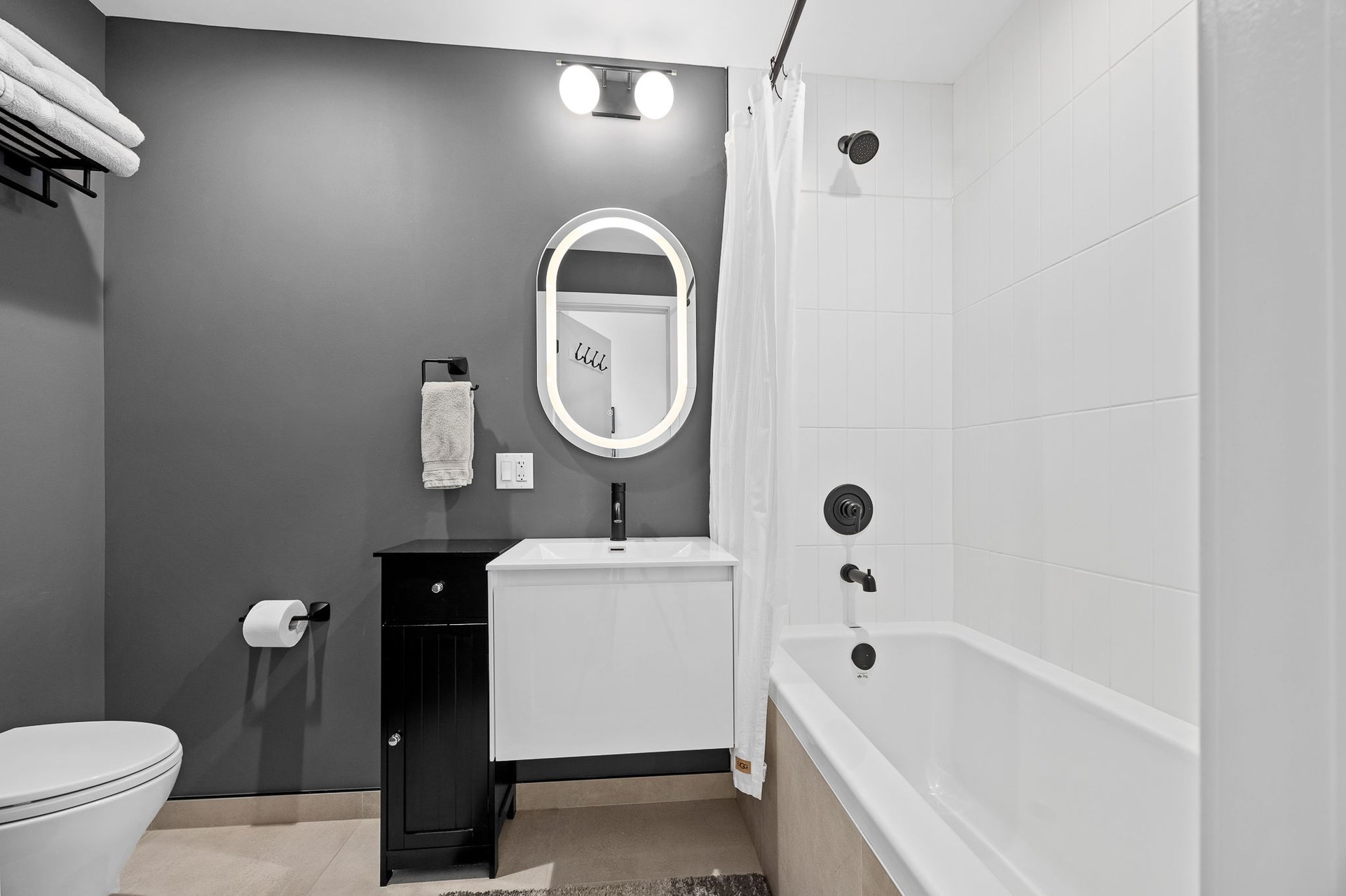2633 N Emmett St Unit 2R