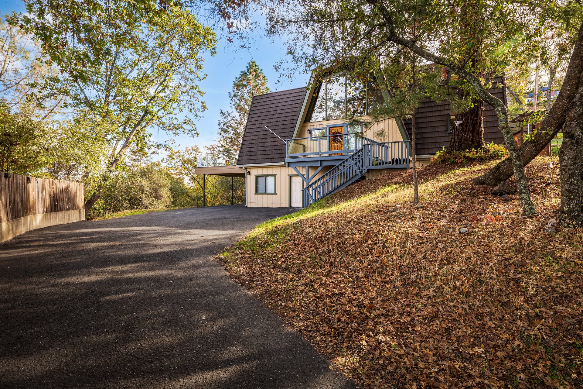 4611 Hillwood Dr