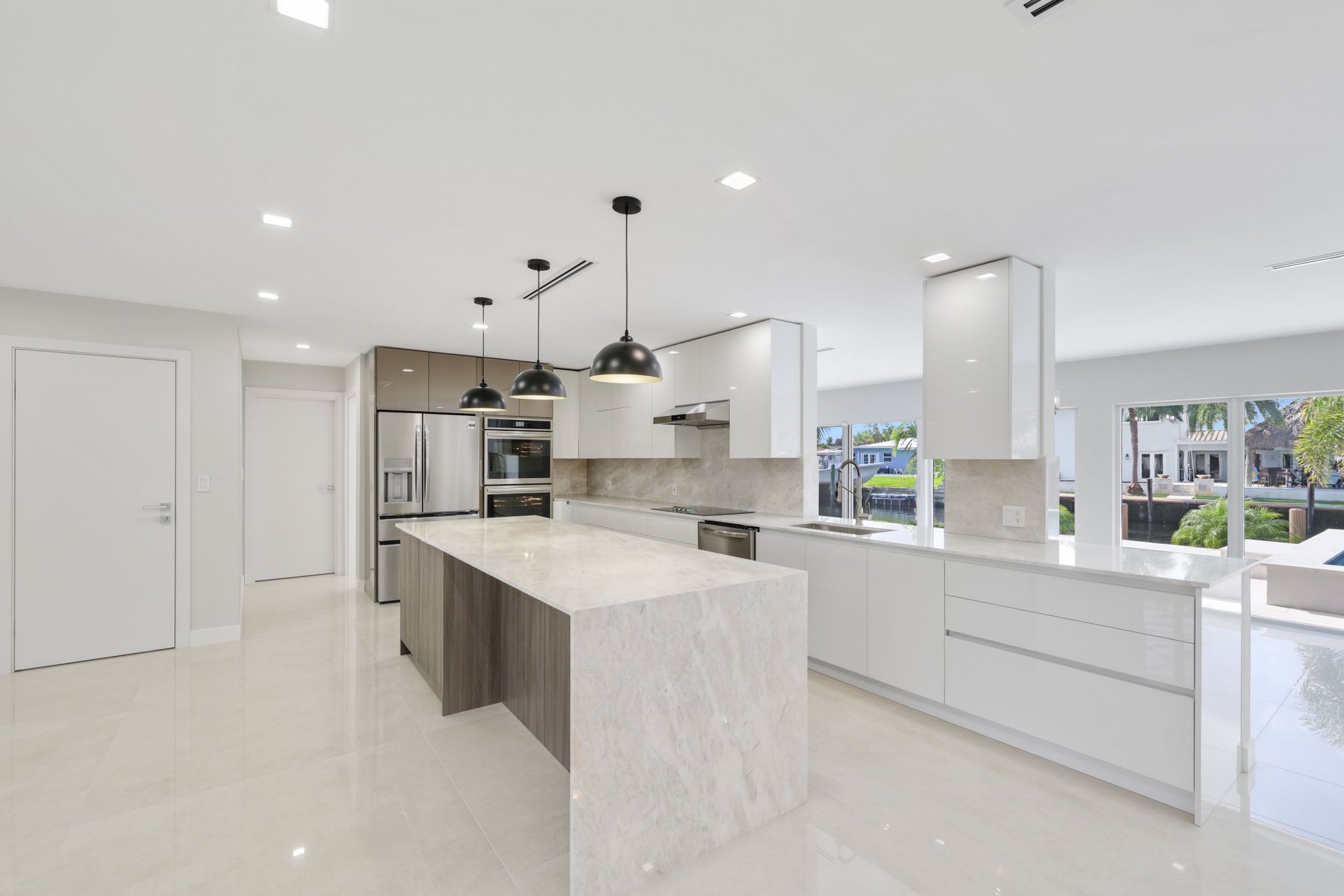 229 SE 3RD