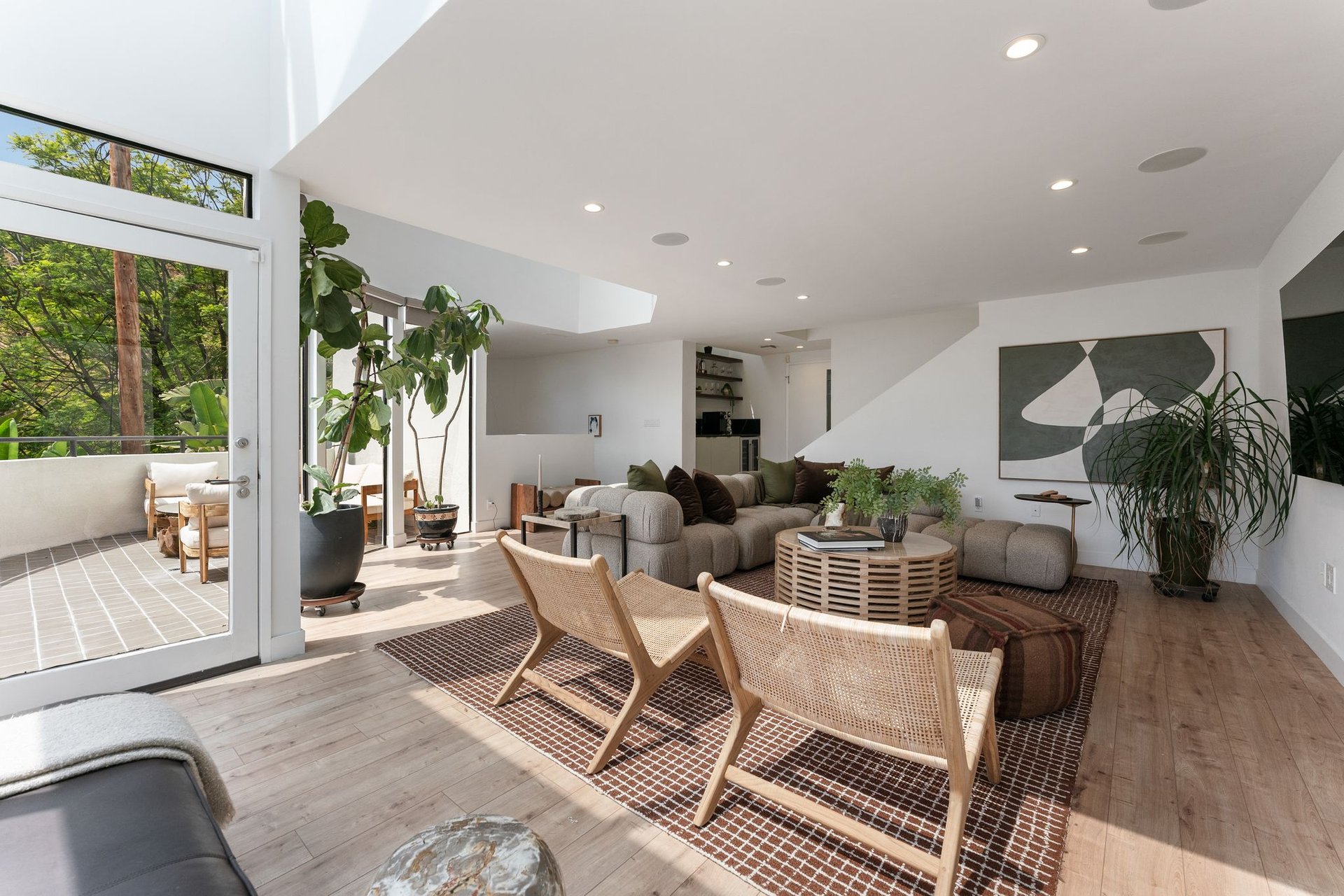 6469 Rodgerton Dr.