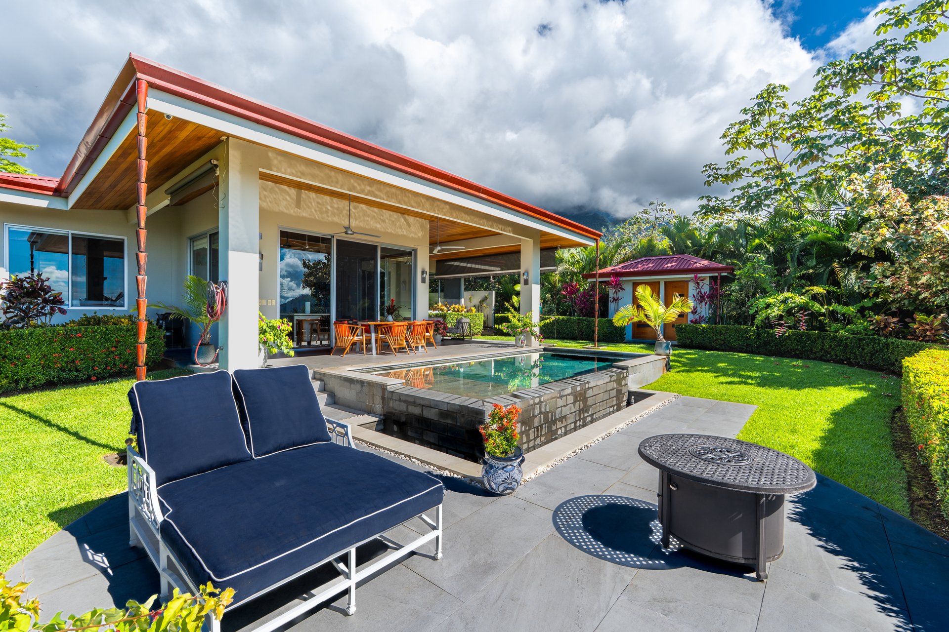 Blue Horizon – luxury ocean-view home in Ojochal, Costa Rica
