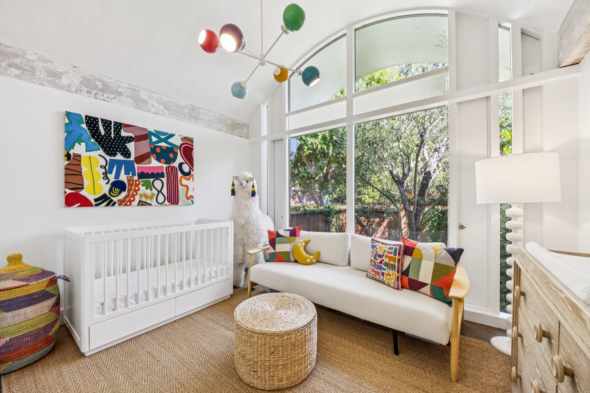 Stylish and Chic Upper Unit