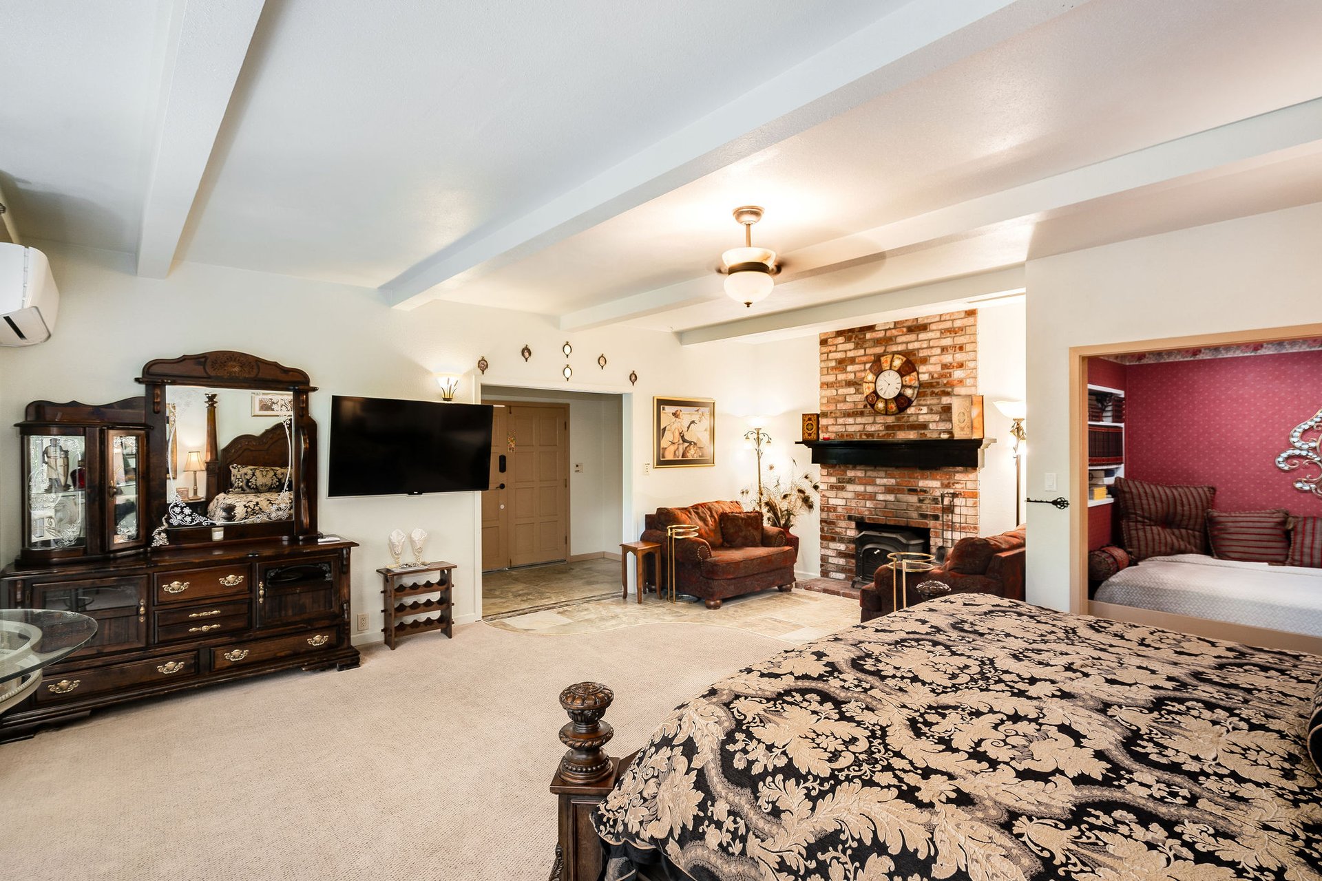 3037 Foothill Blvd