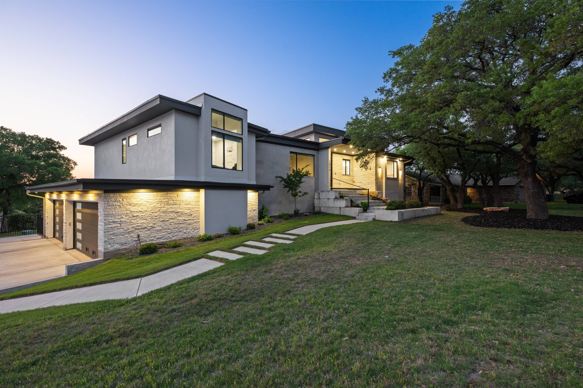 2912 Patriot Drive & 3002 Point Cove