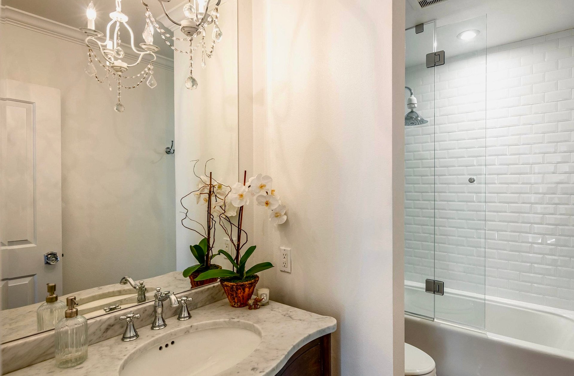 2385 Roscomare Rd Unit: D3, Bel Air 