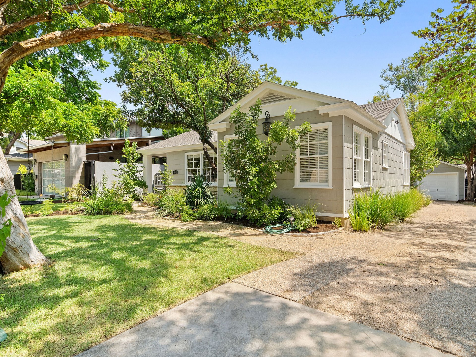 Modern Elegance in Bryker Woods