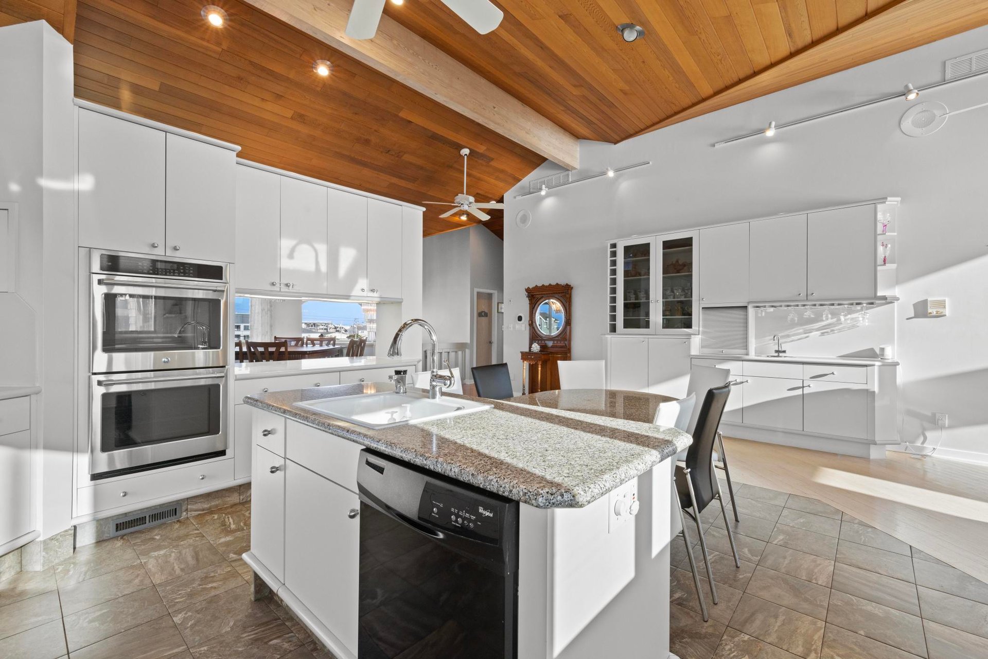 416 5th Street, Beach Haven