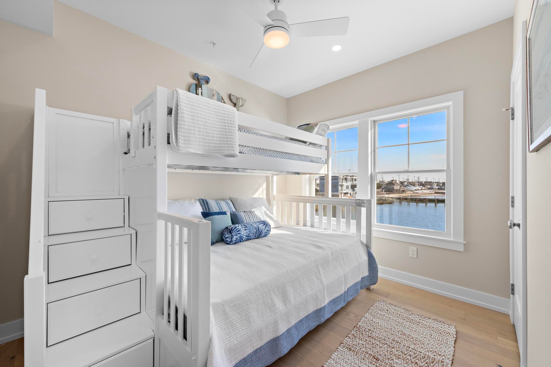 2600 Long Beach Blvd, Buccaneer Unit 13