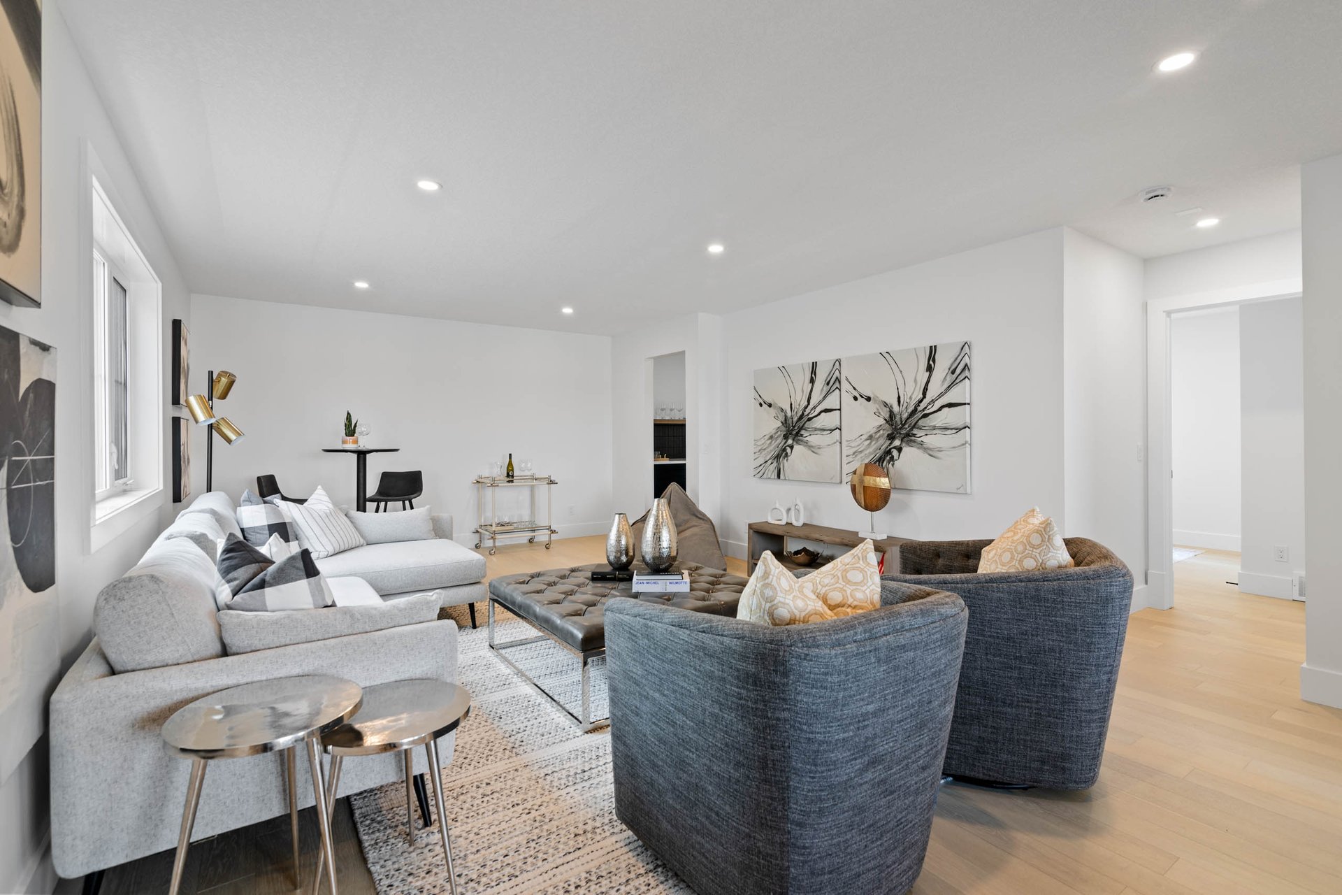 227 Calais Drive SW