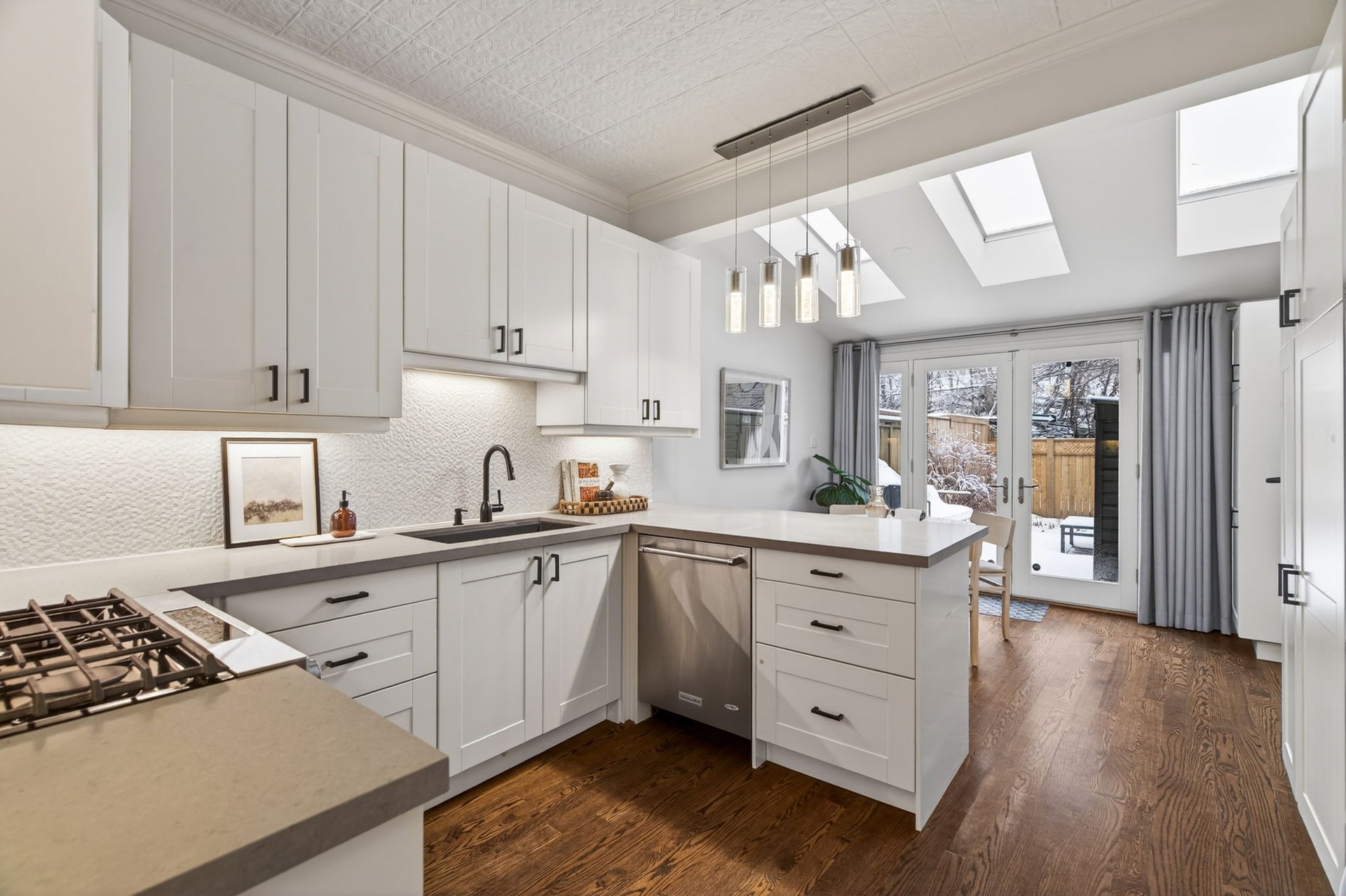 SOLD: Standout Residence In Coveted Summerhill