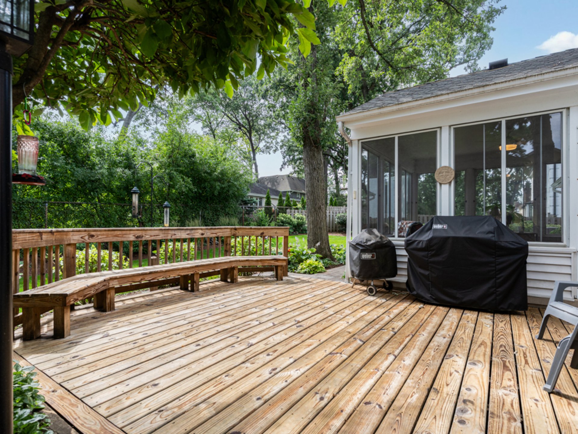 1235  Pin Oak Court