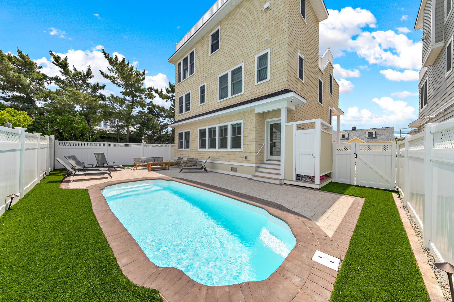 31 E 37th Street